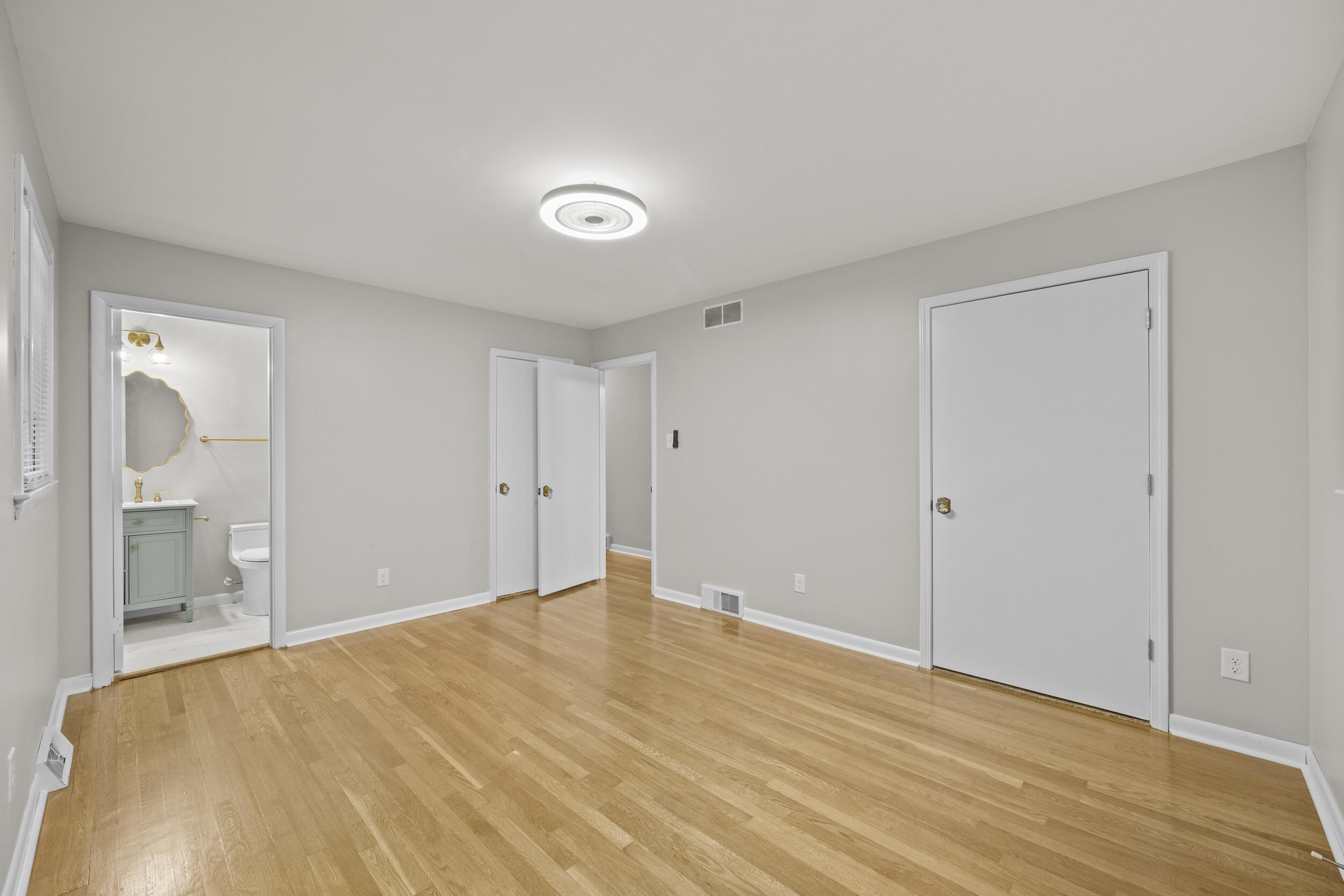 3272 Saxon Drive Property Photo 35