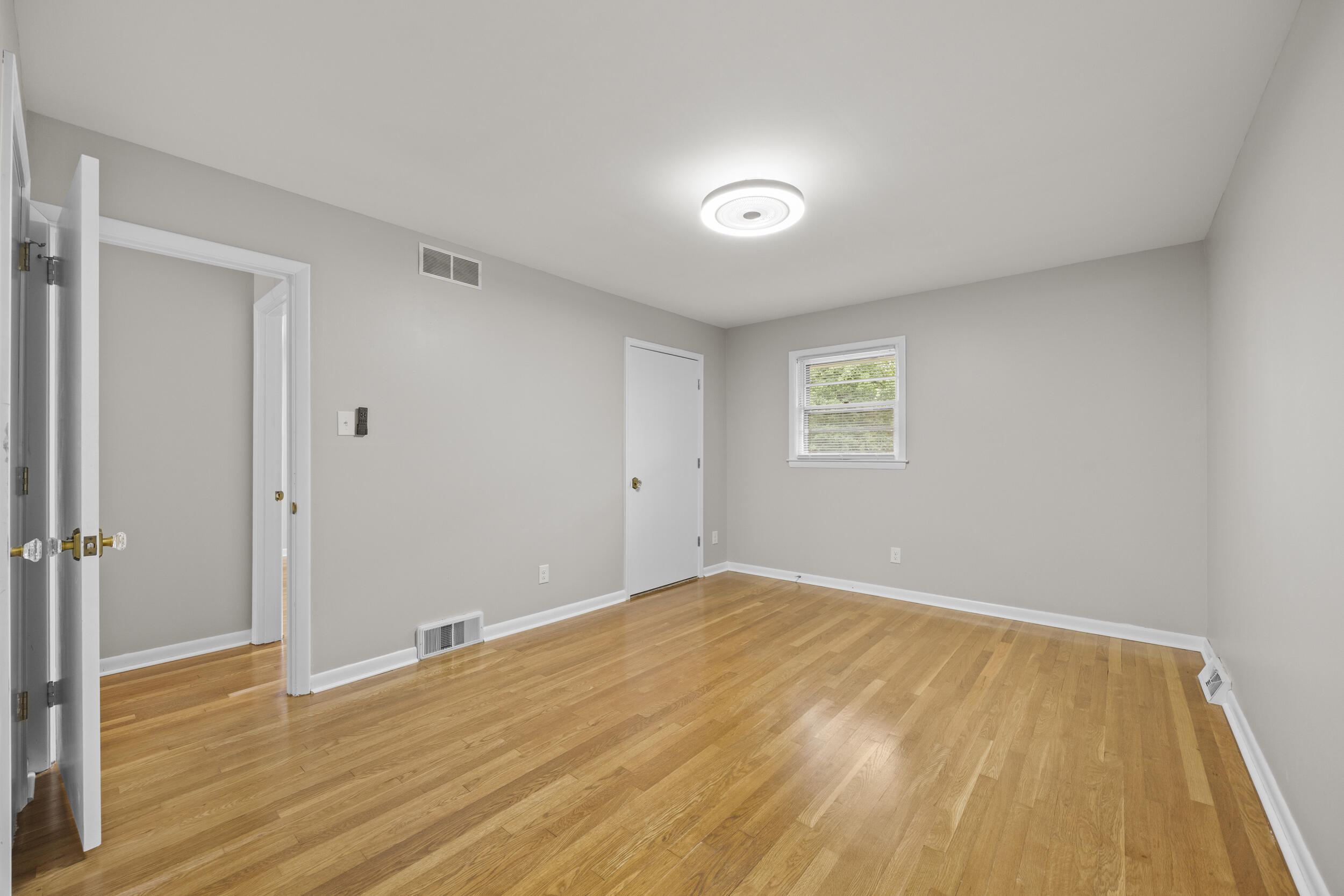 3272 Saxon Drive Property Photo 39