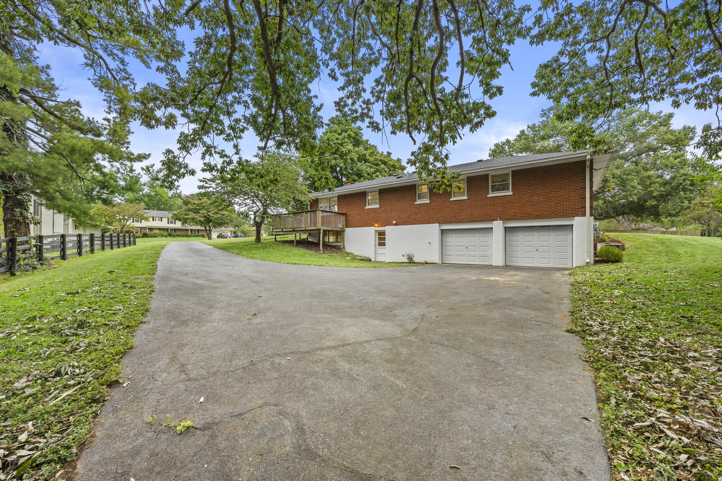 3272 Saxon Drive Property Photo 60