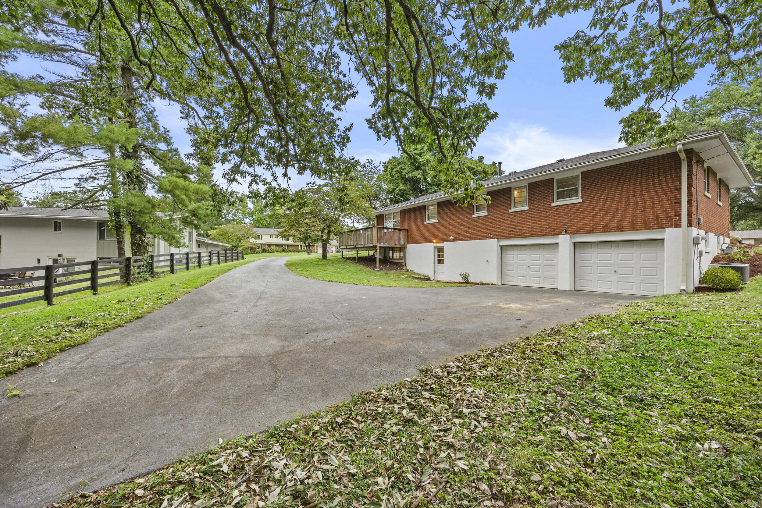 3272 Saxon Drive Property Photo 61