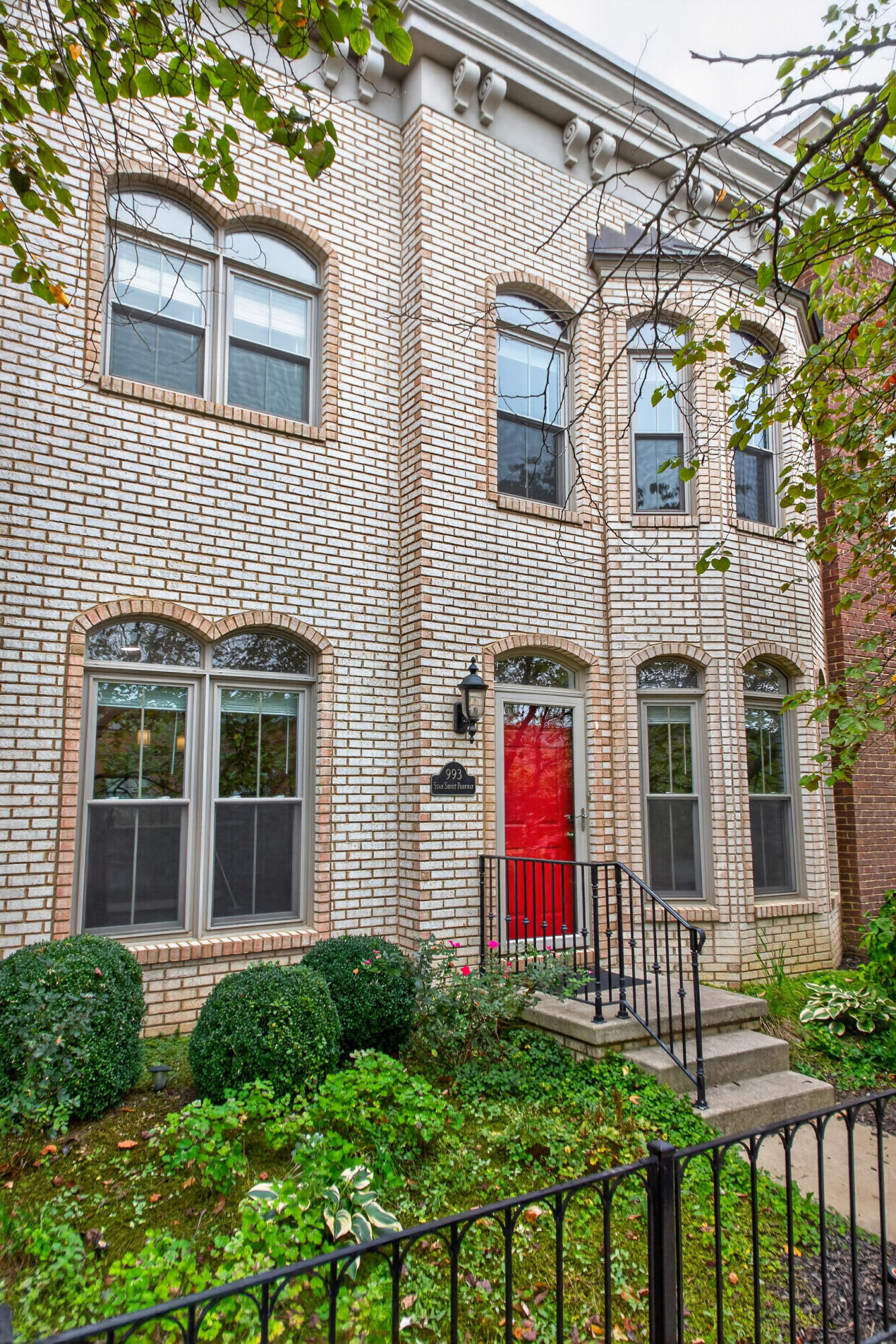 993 Star Shoot Parkway Property Photo 2