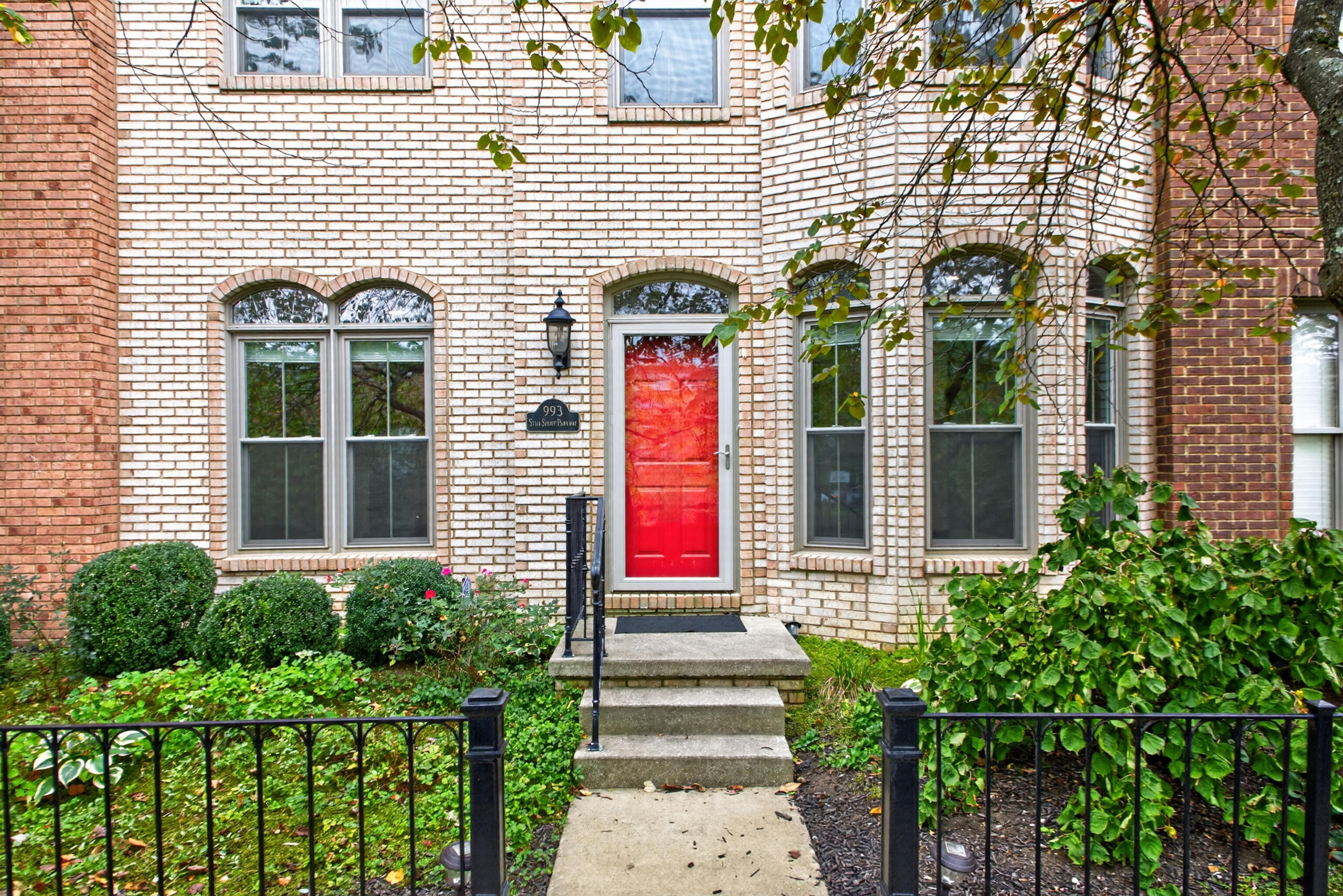 993 Star Shoot Parkway Property Photo 4