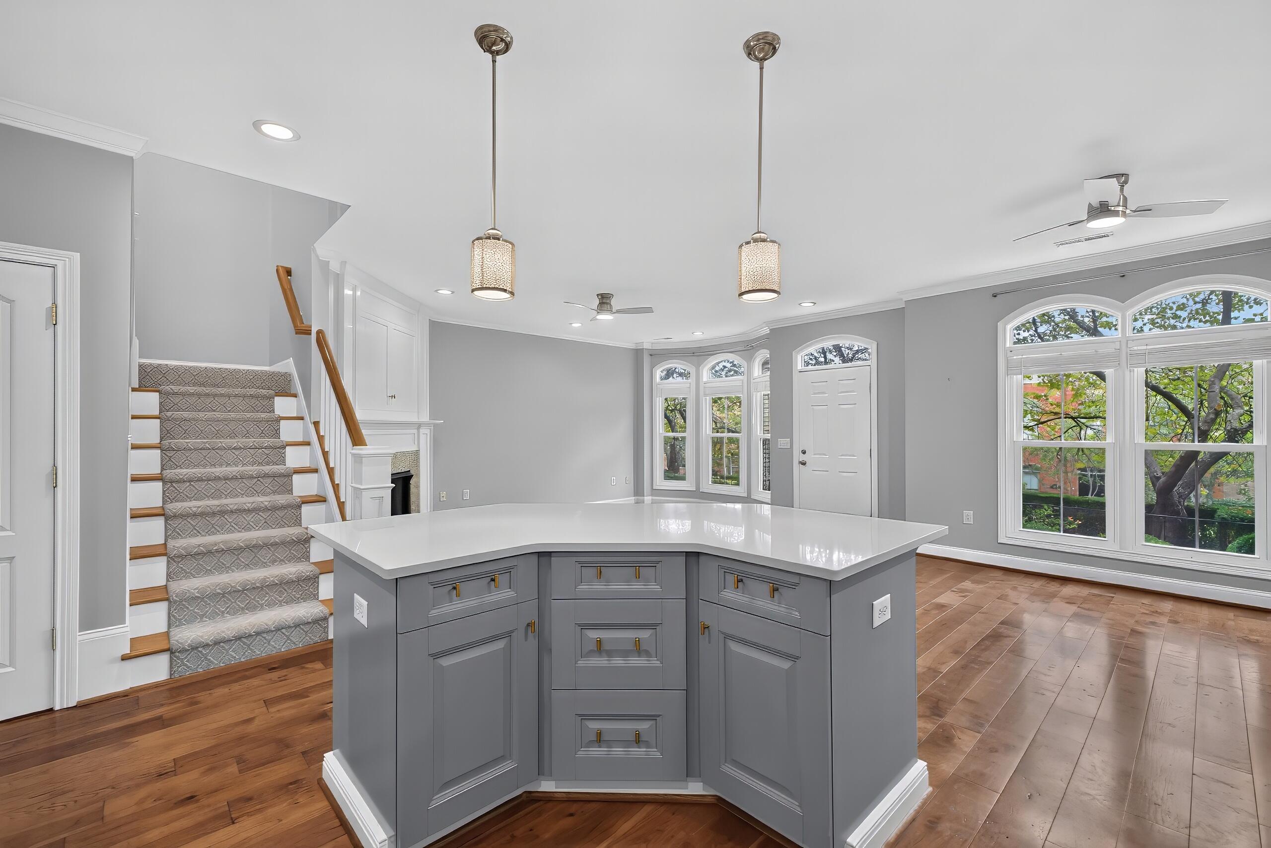 993 Star Shoot Parkway Property Photo 21