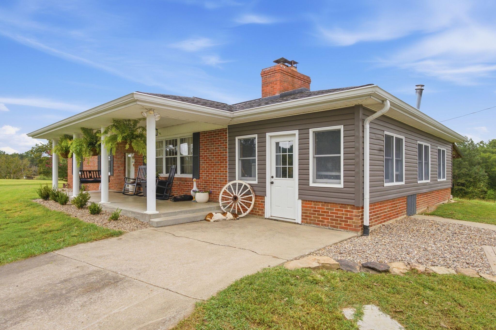 5049 Highway 2017 Property Photo 3