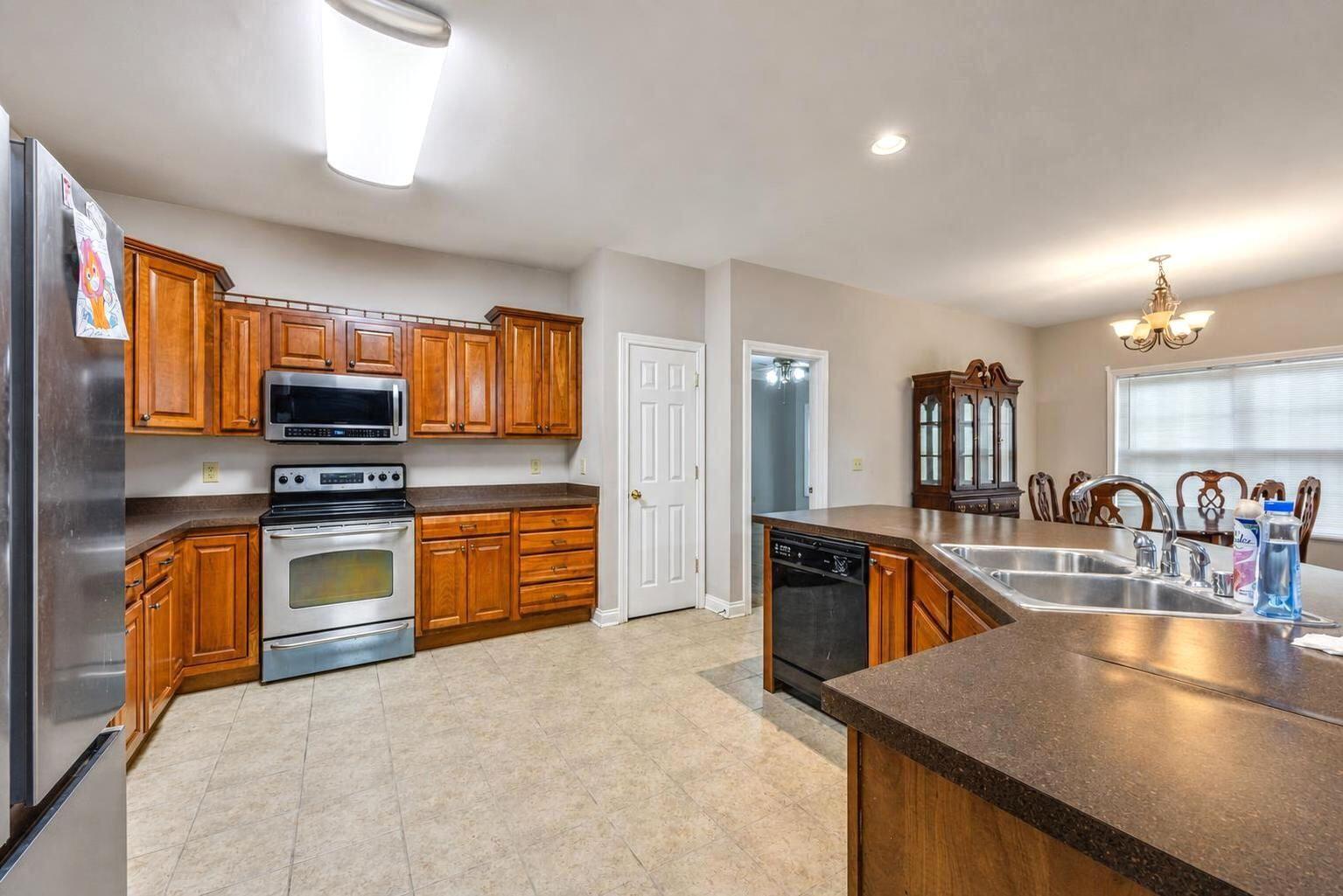 109 Stone Cove Drive Property Photo 10