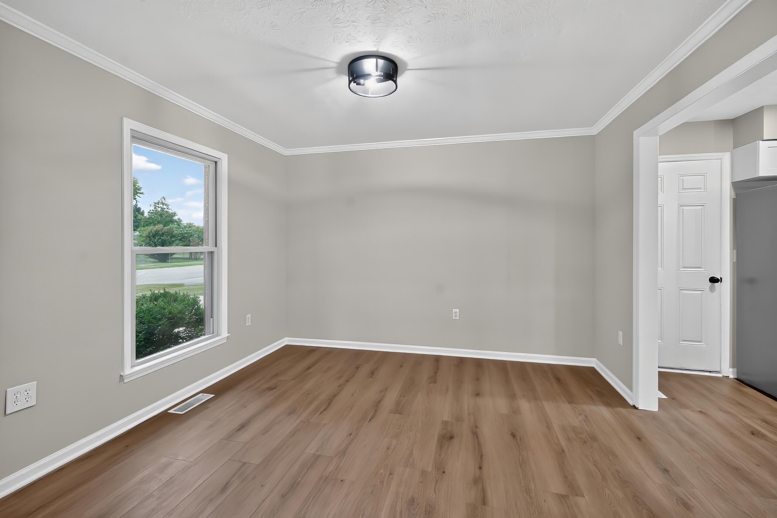 206 E Edgewood Drive Property Photo 6