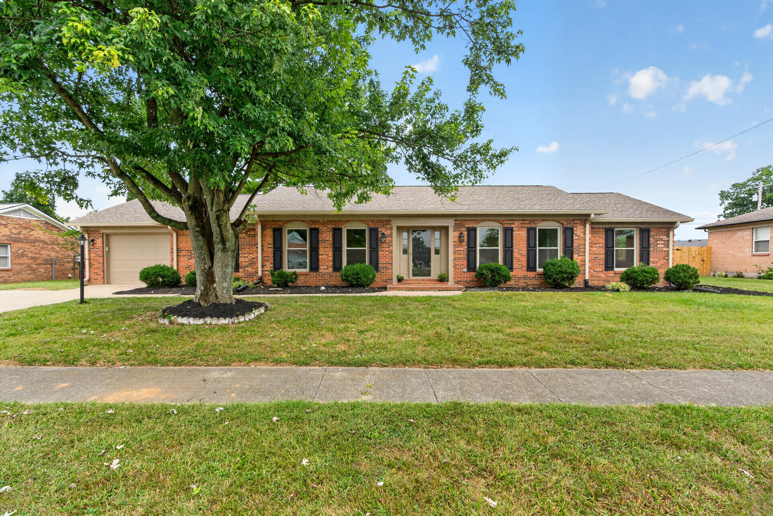 206 E Edgewood Drive Property Photo 28