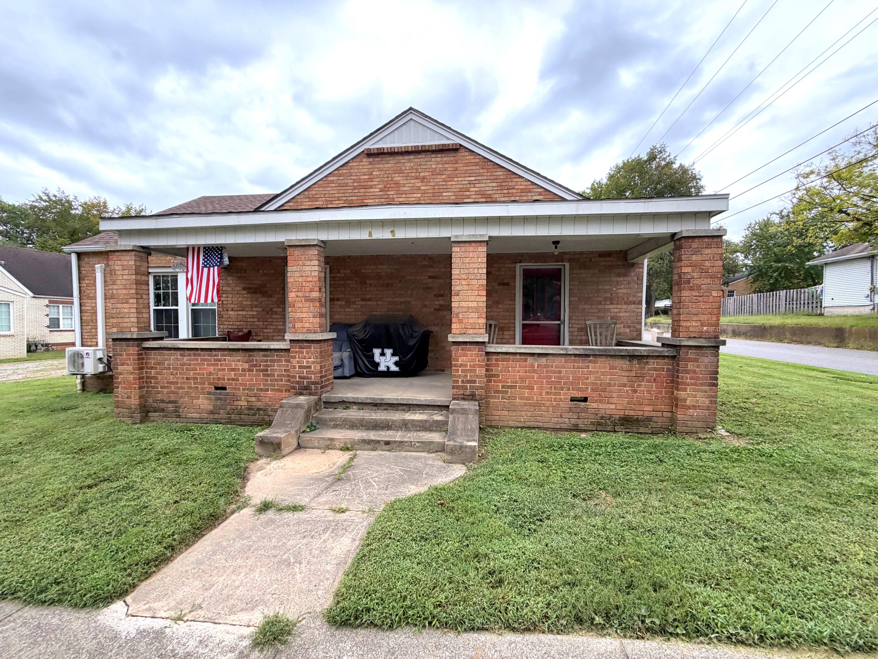 400 S 6th Street Property Photo 1