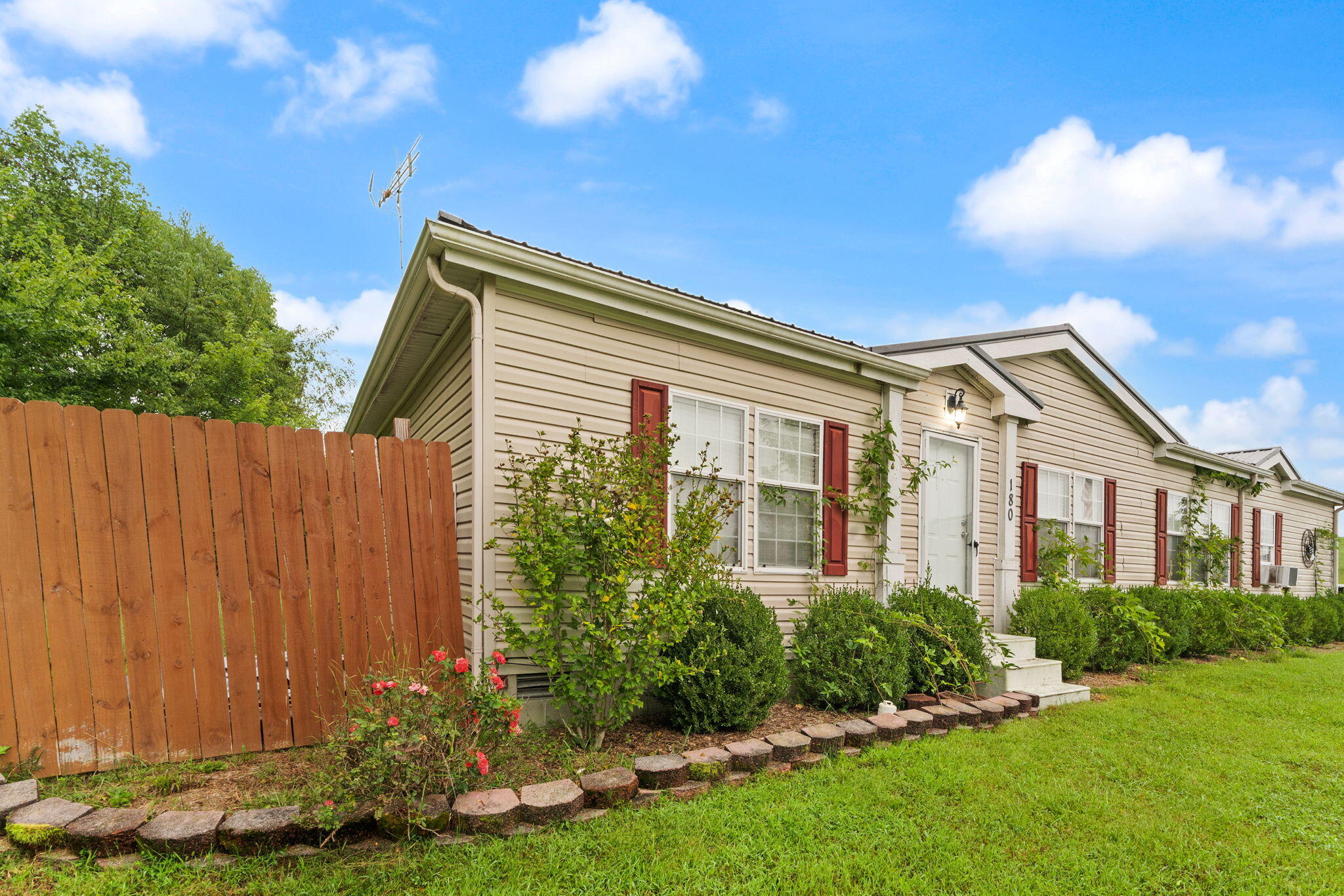 180 Pacific Avenue Property Photo 44