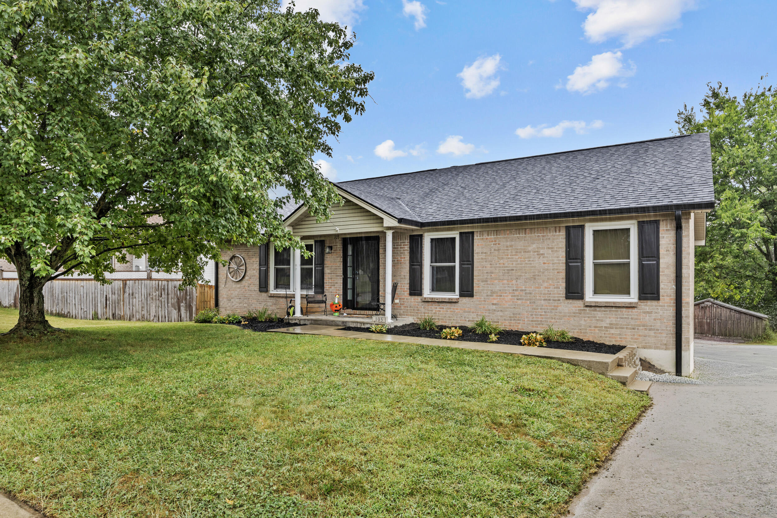 105 Orange Blossom Drive Property Photo 4