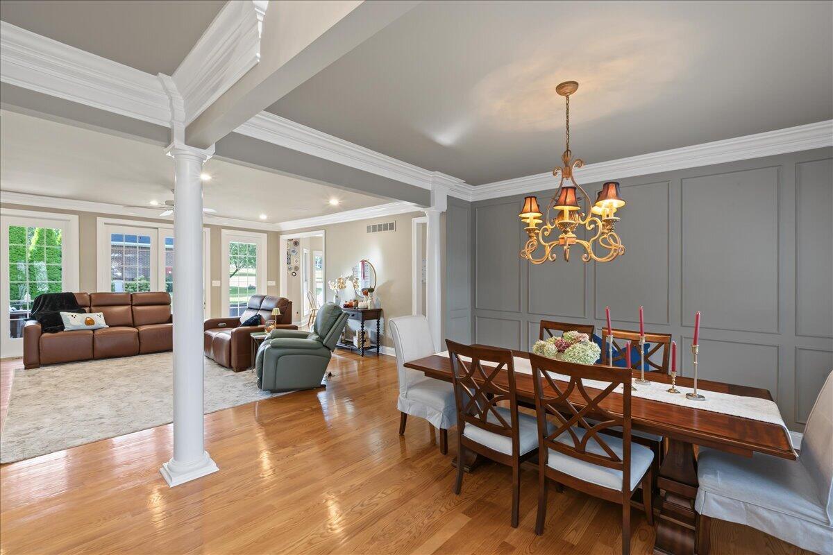 519 Country Lane Property Photo 6