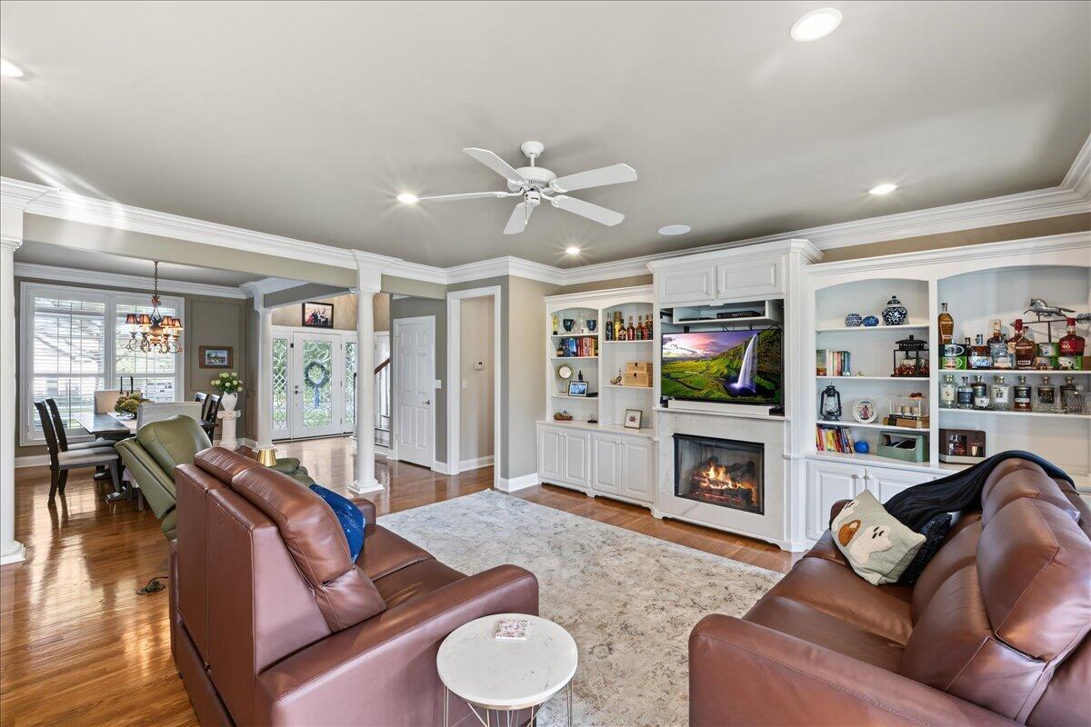 519 Country Lane Property Photo 11