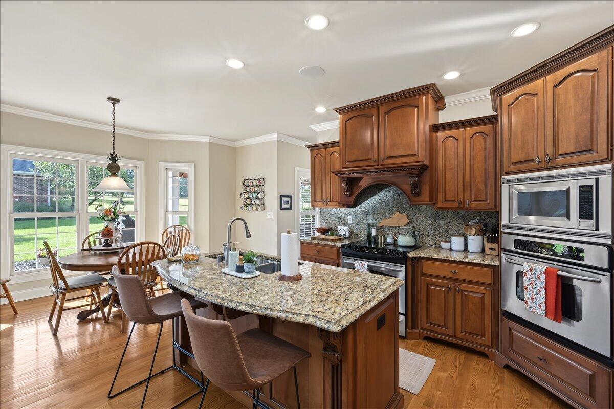 519 Country Lane Property Photo 13