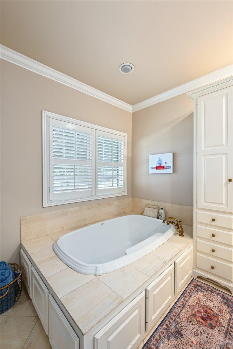 519 Country Lane Property Photo 22