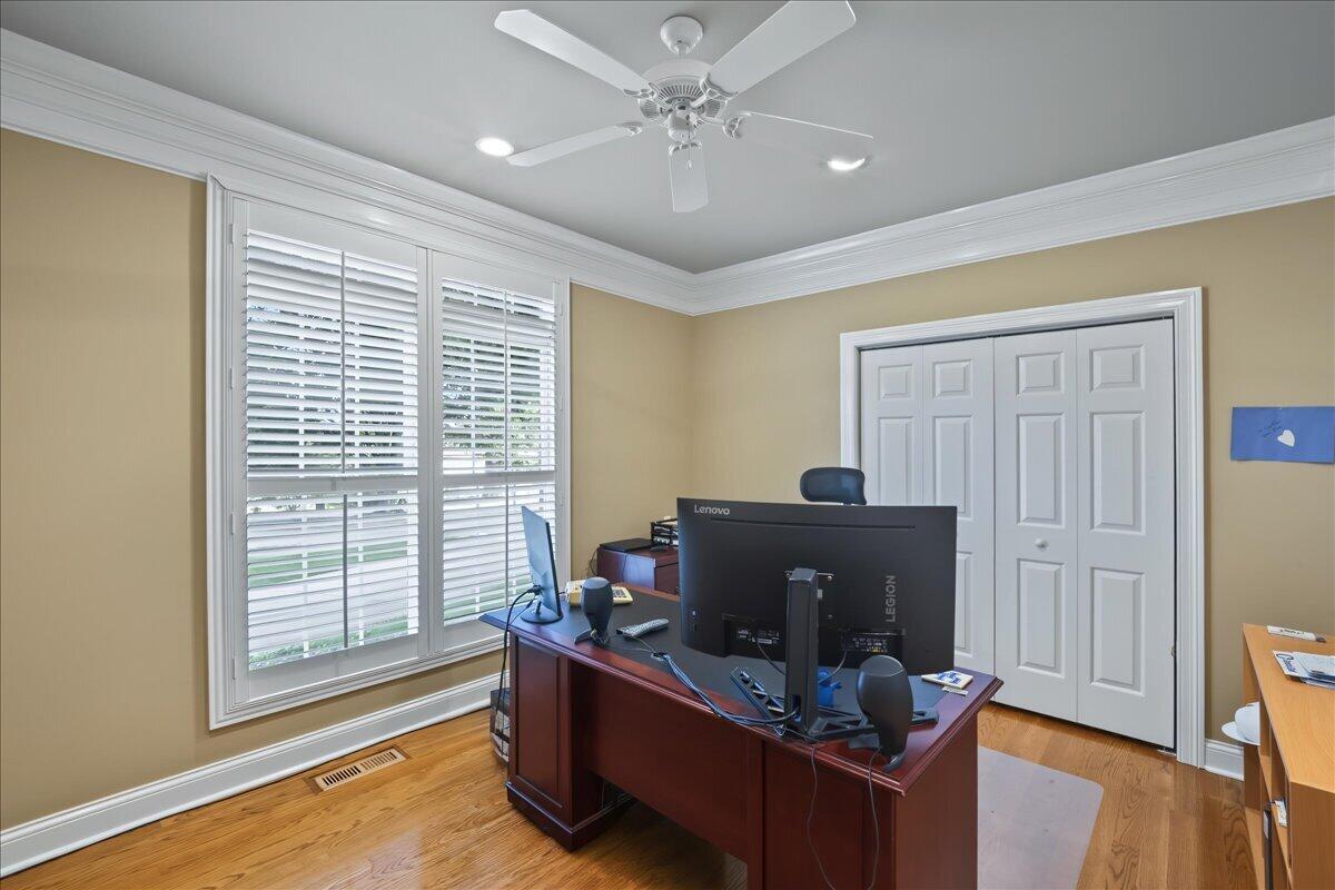 519 Country Lane Property Photo 25