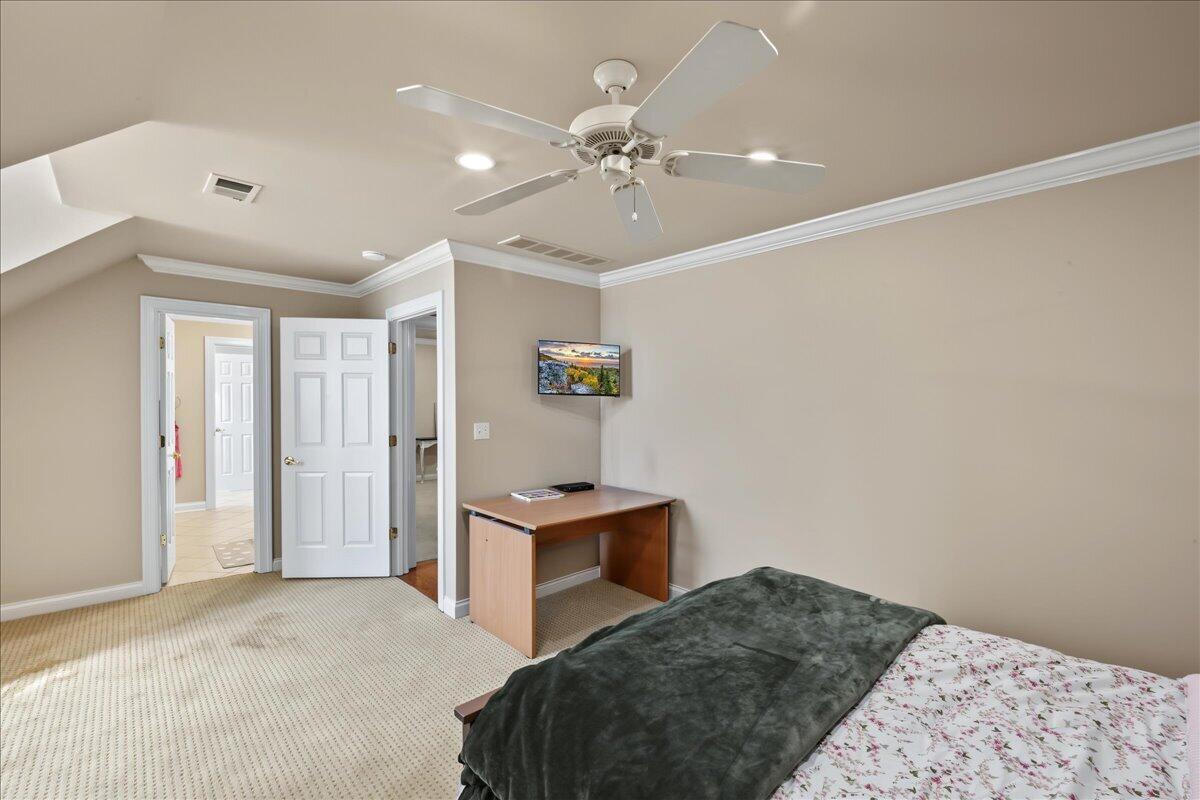 519 Country Lane Property Photo 32