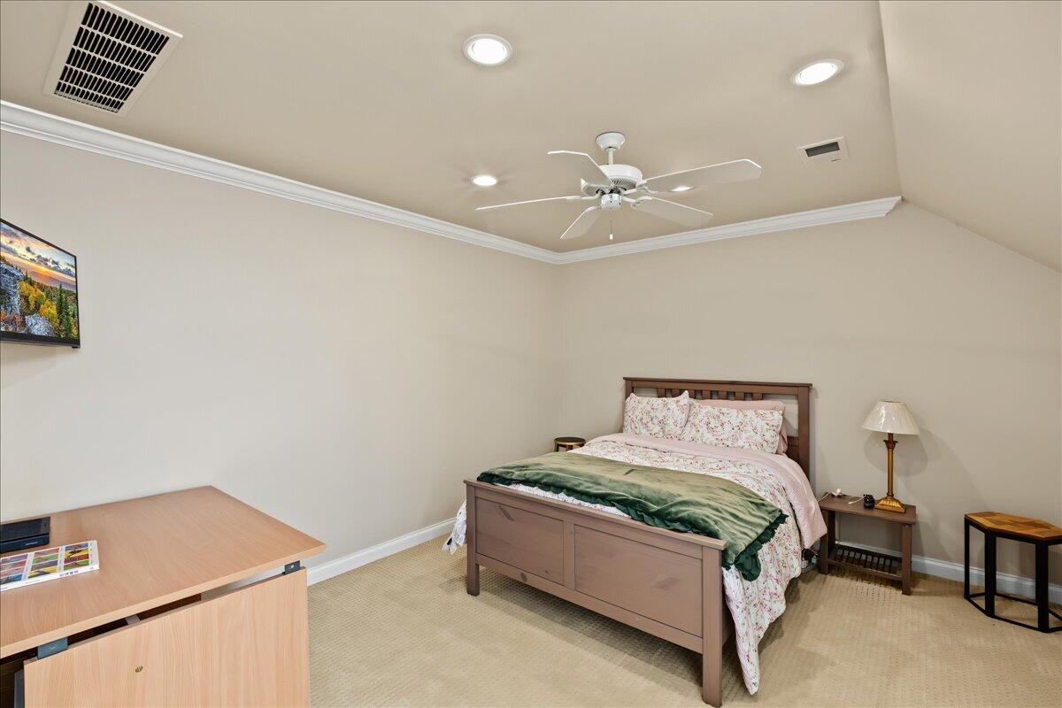 519 Country Lane Property Photo 34