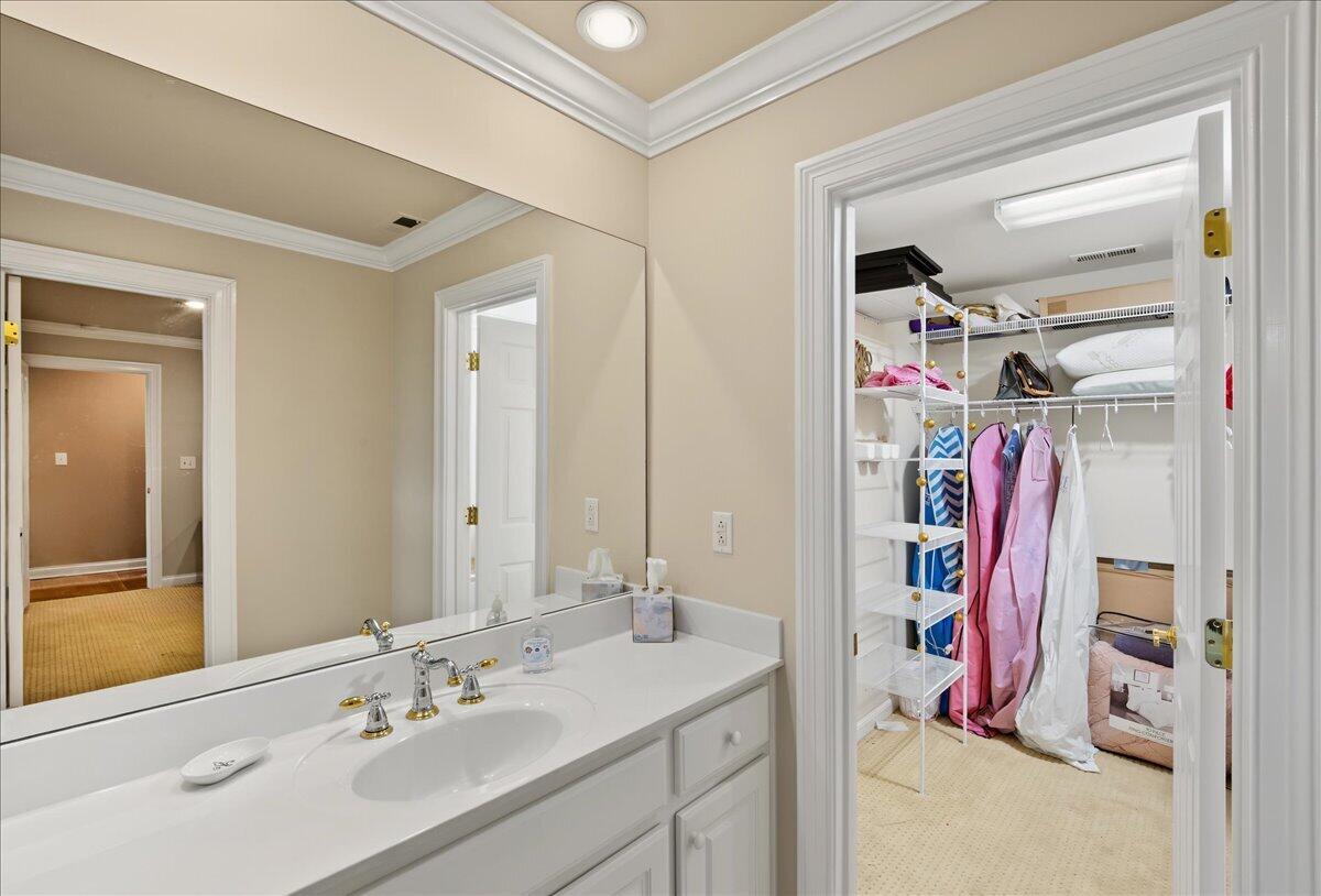 519 Country Lane Property Photo 37