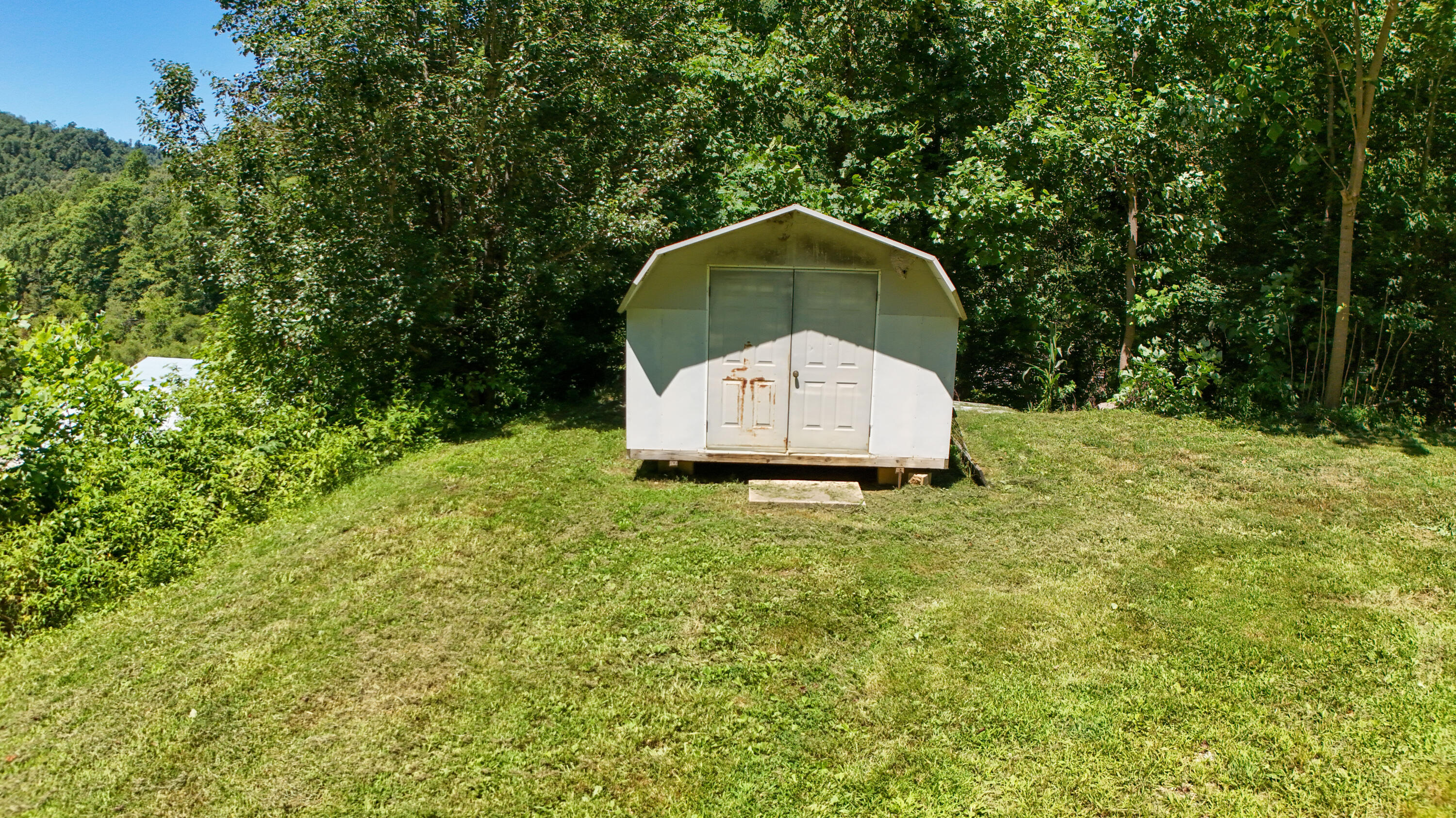 381 Hinkle Branch Road Property Photo 34
