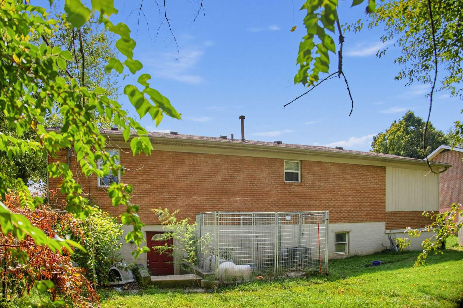 112 Valley Brook Property Photo 3