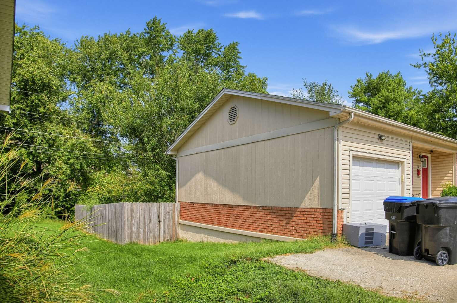 112 Valley Brook Property Photo 4