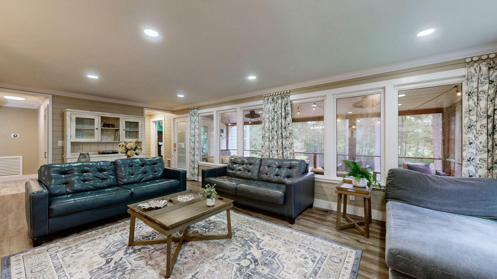 675 Lakeway Drive Property Photo 8