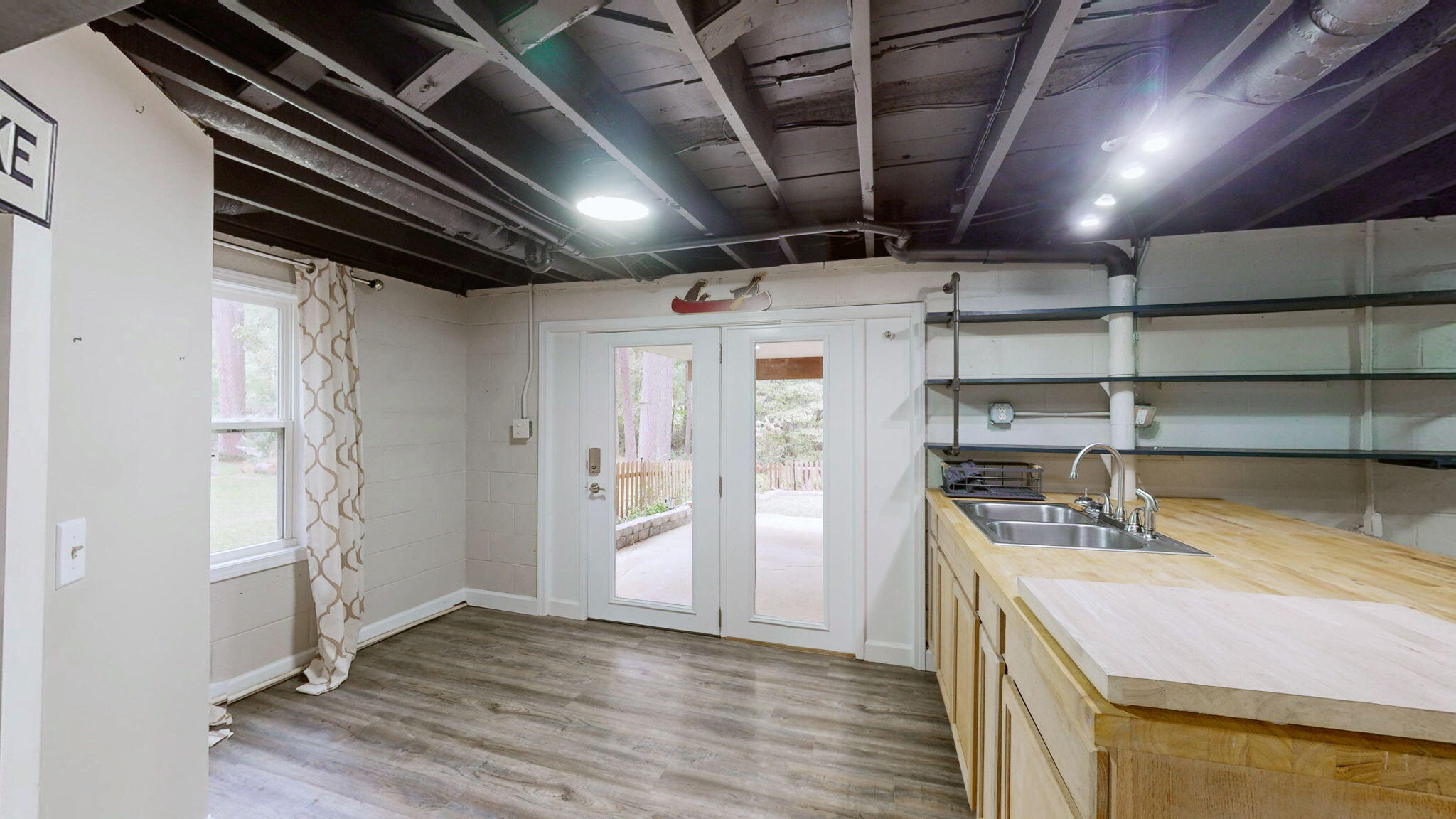 675 Lakeway Drive Property Photo 20