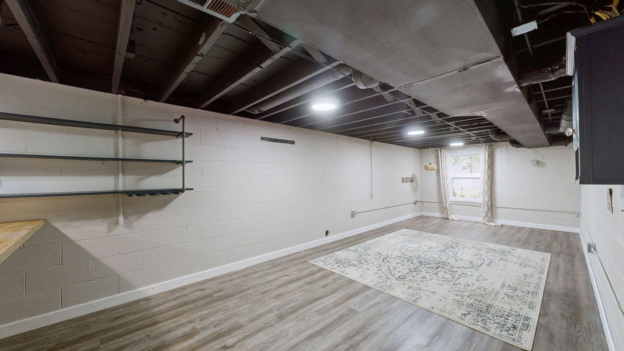 675 Lakeway Drive Property Photo 21