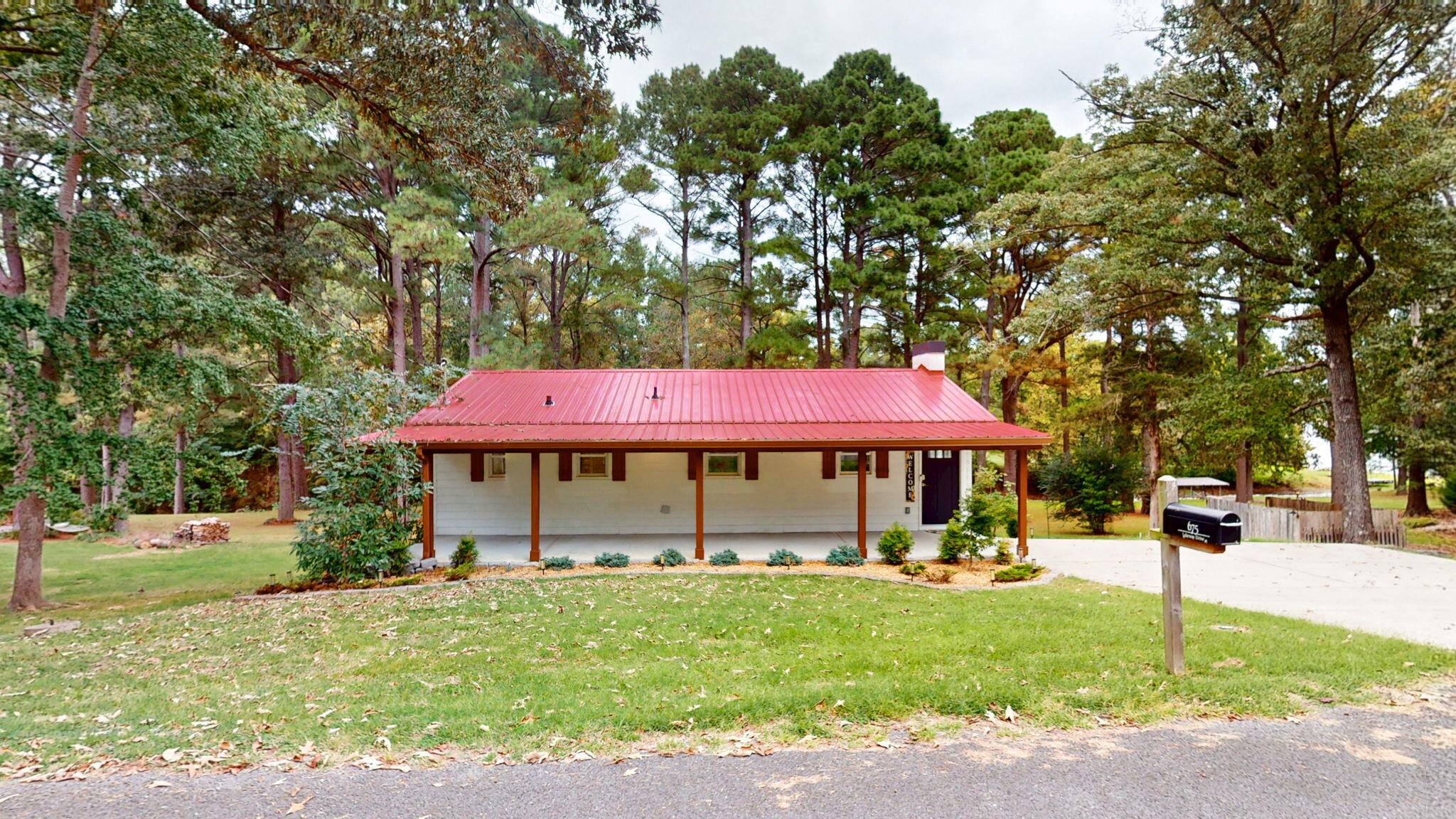 675 Lakeway Drive Property Photo 27