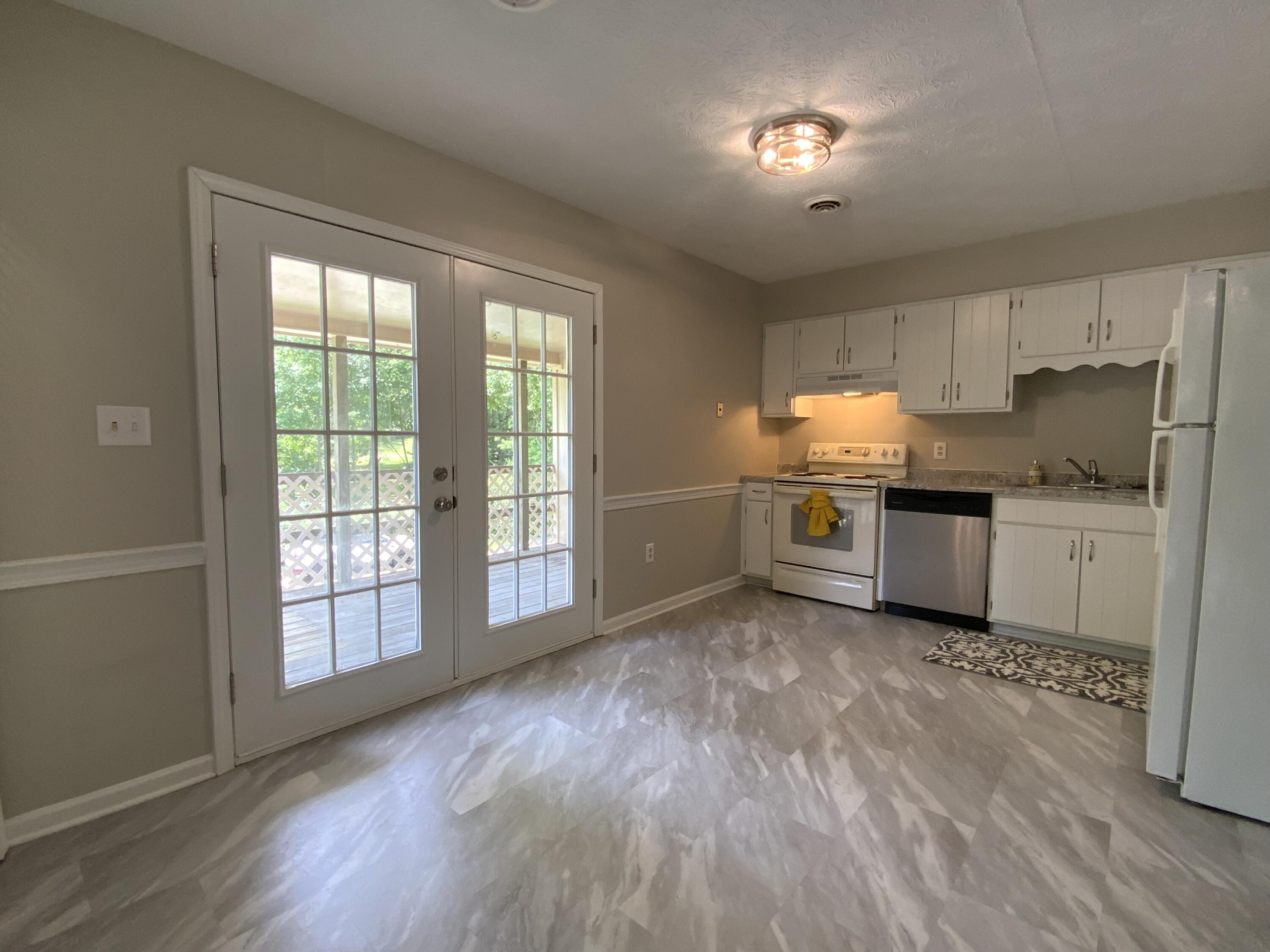 210 Walnut Drive Apartment A Property Photo 11