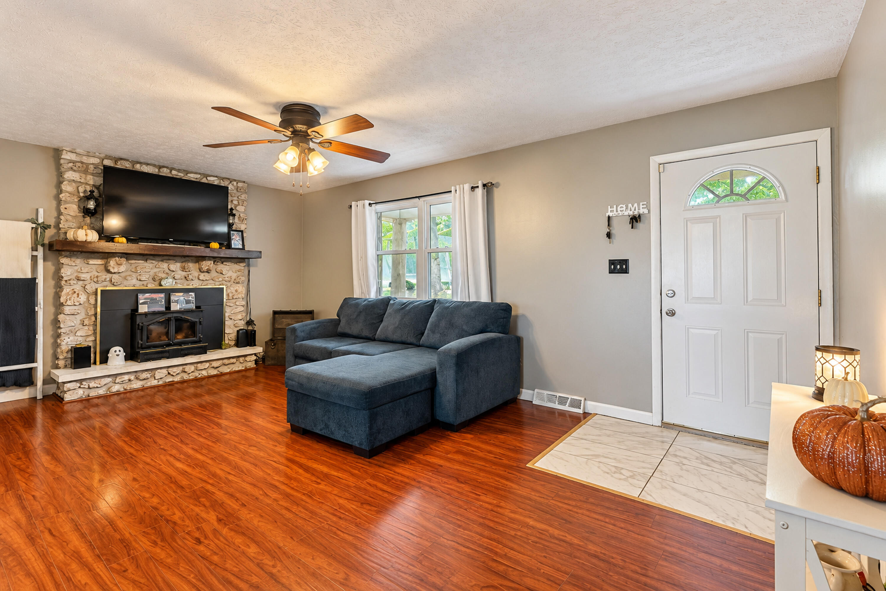 460 Sunset Drive Property Photo 10