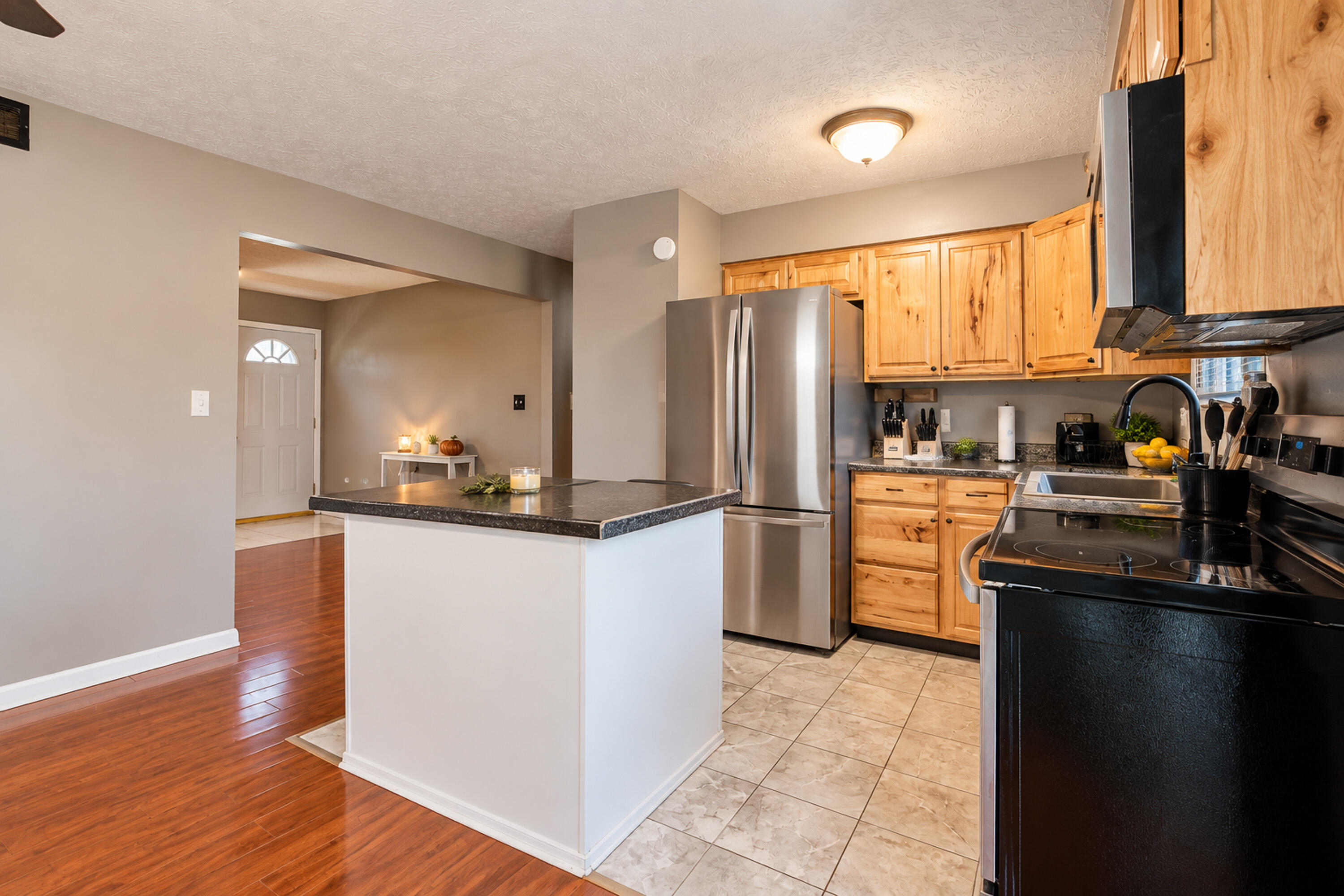 460 Sunset Drive Property Photo 14