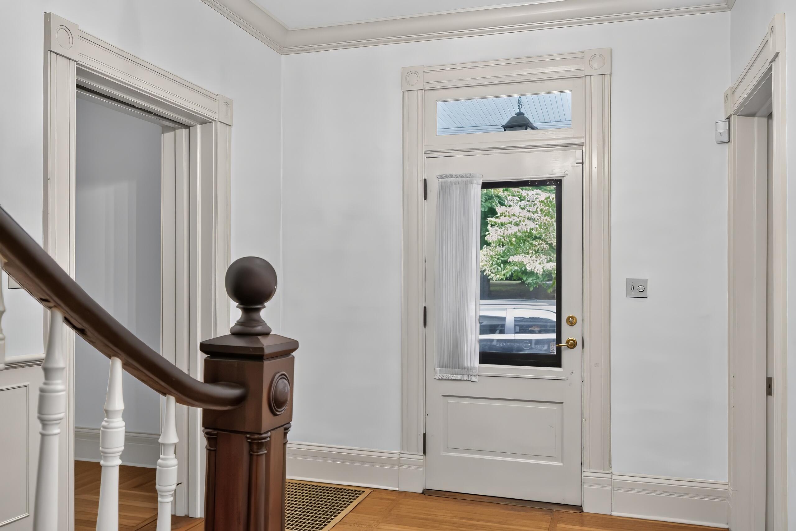 114 W Lexington Avenue Property Photo 5