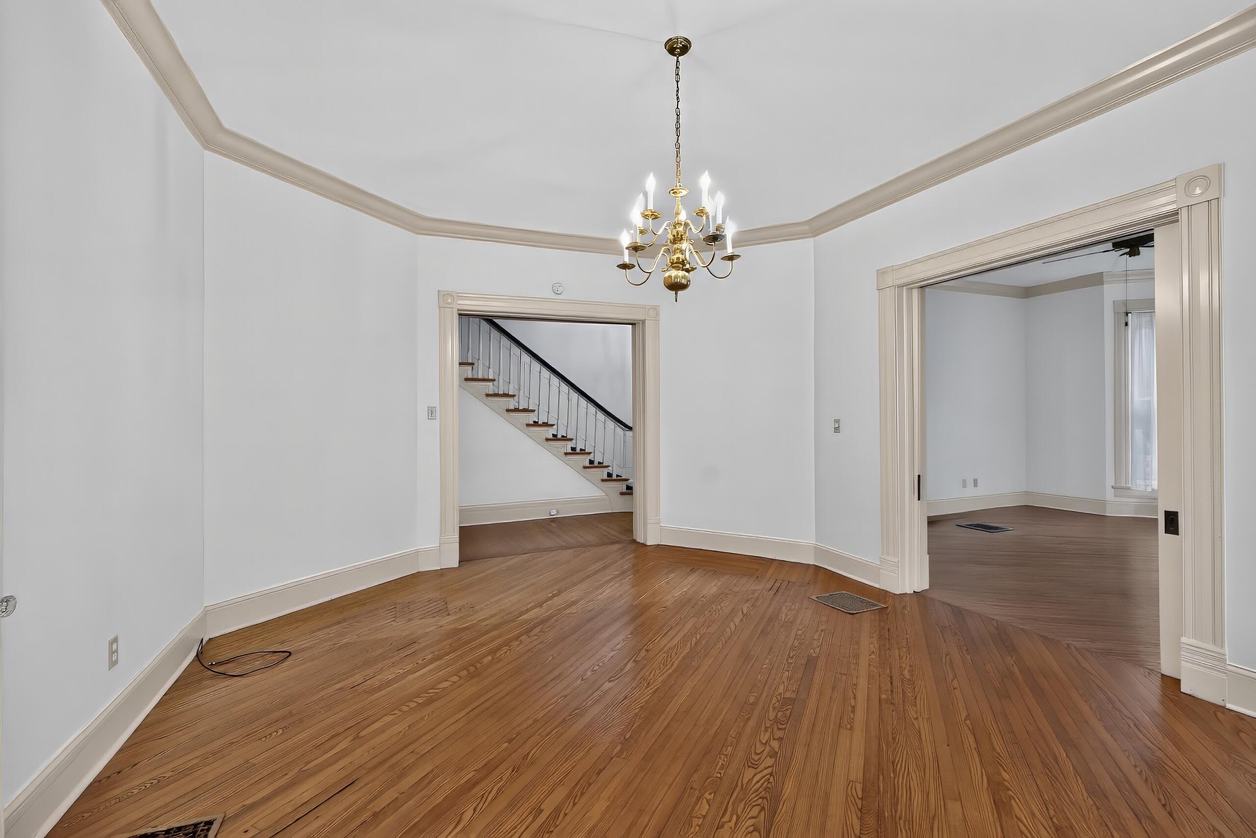 114 W Lexington Avenue Property Photo 11