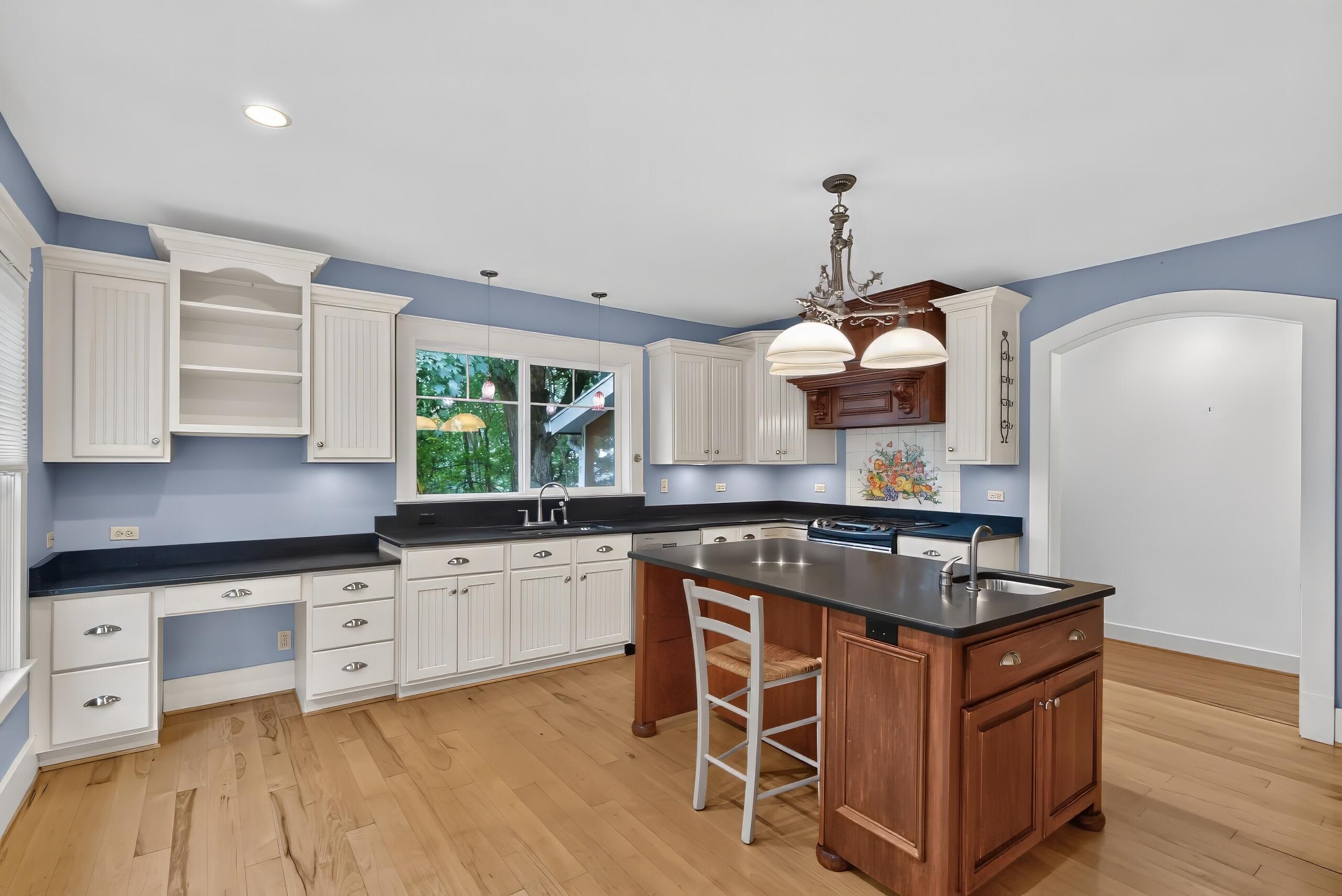 114 W Lexington Avenue Property Photo 12