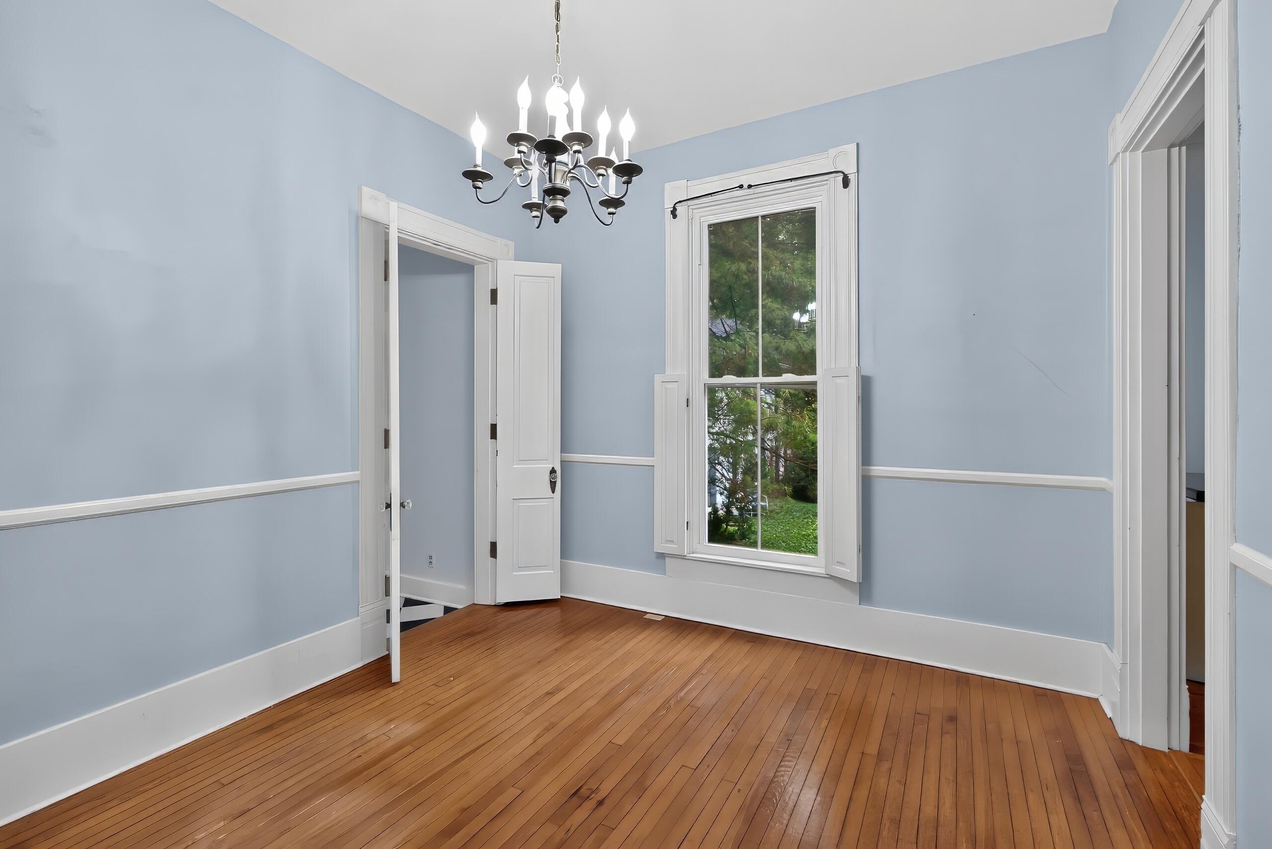 114 W Lexington Avenue Property Photo 20