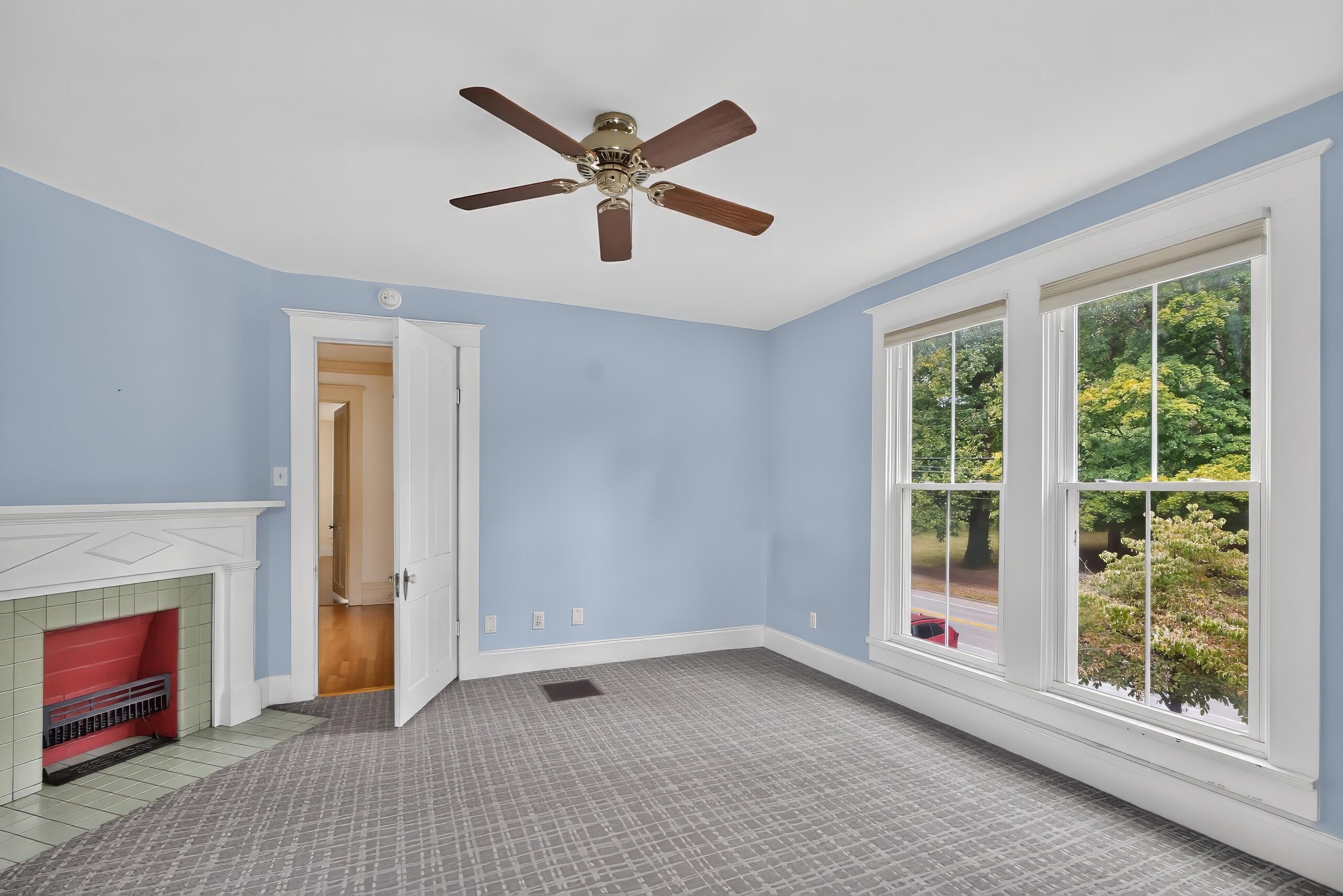 114 W Lexington Avenue Property Photo 28