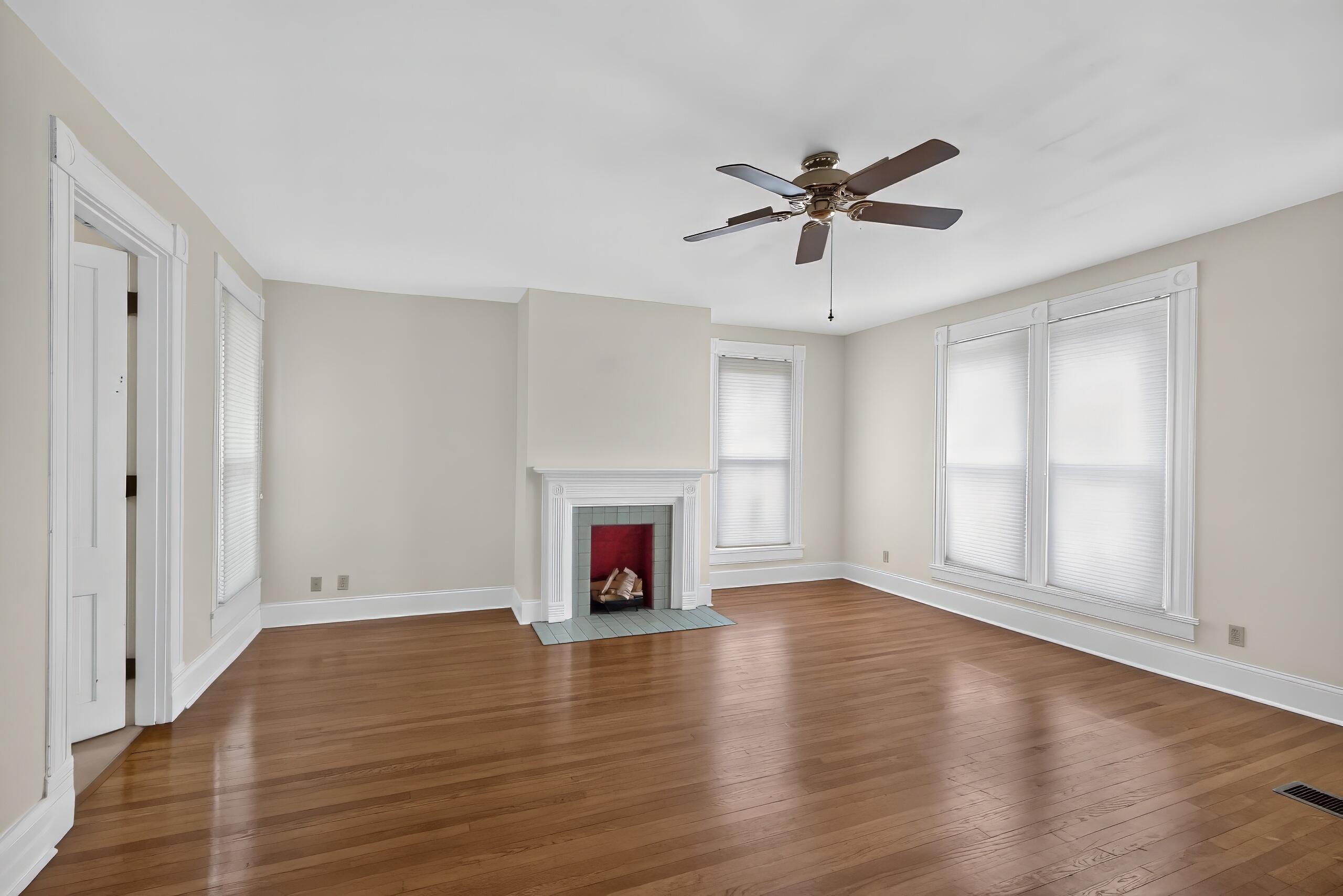 114 W Lexington Avenue Property Photo 35
