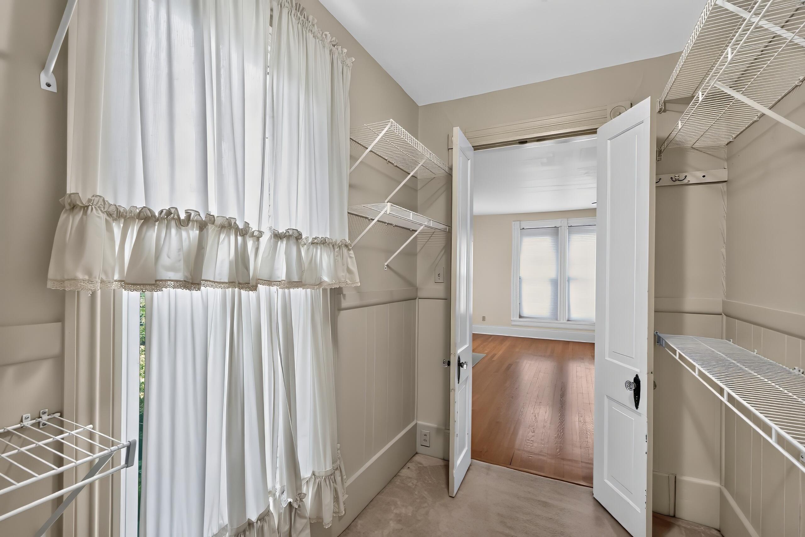 114 W Lexington Avenue Property Photo 38