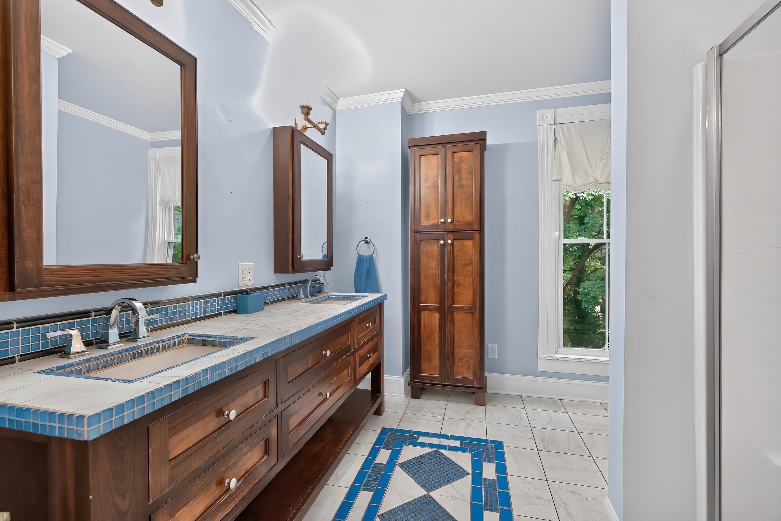 114 W Lexington Avenue Property Photo 39