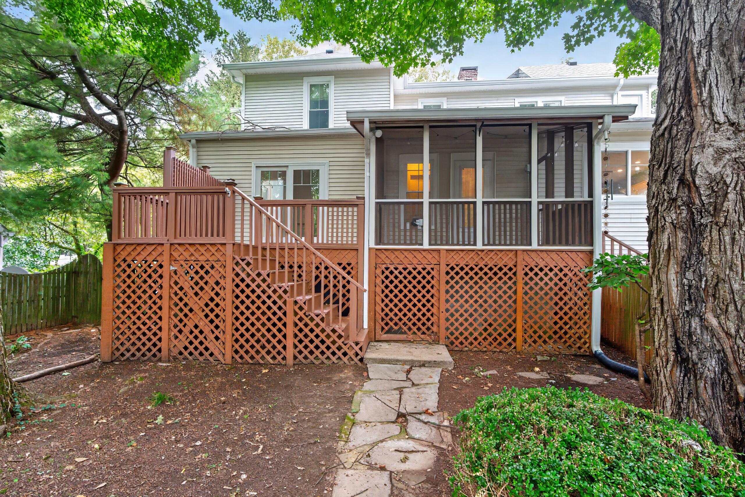 114 W Lexington Avenue Property Photo 49