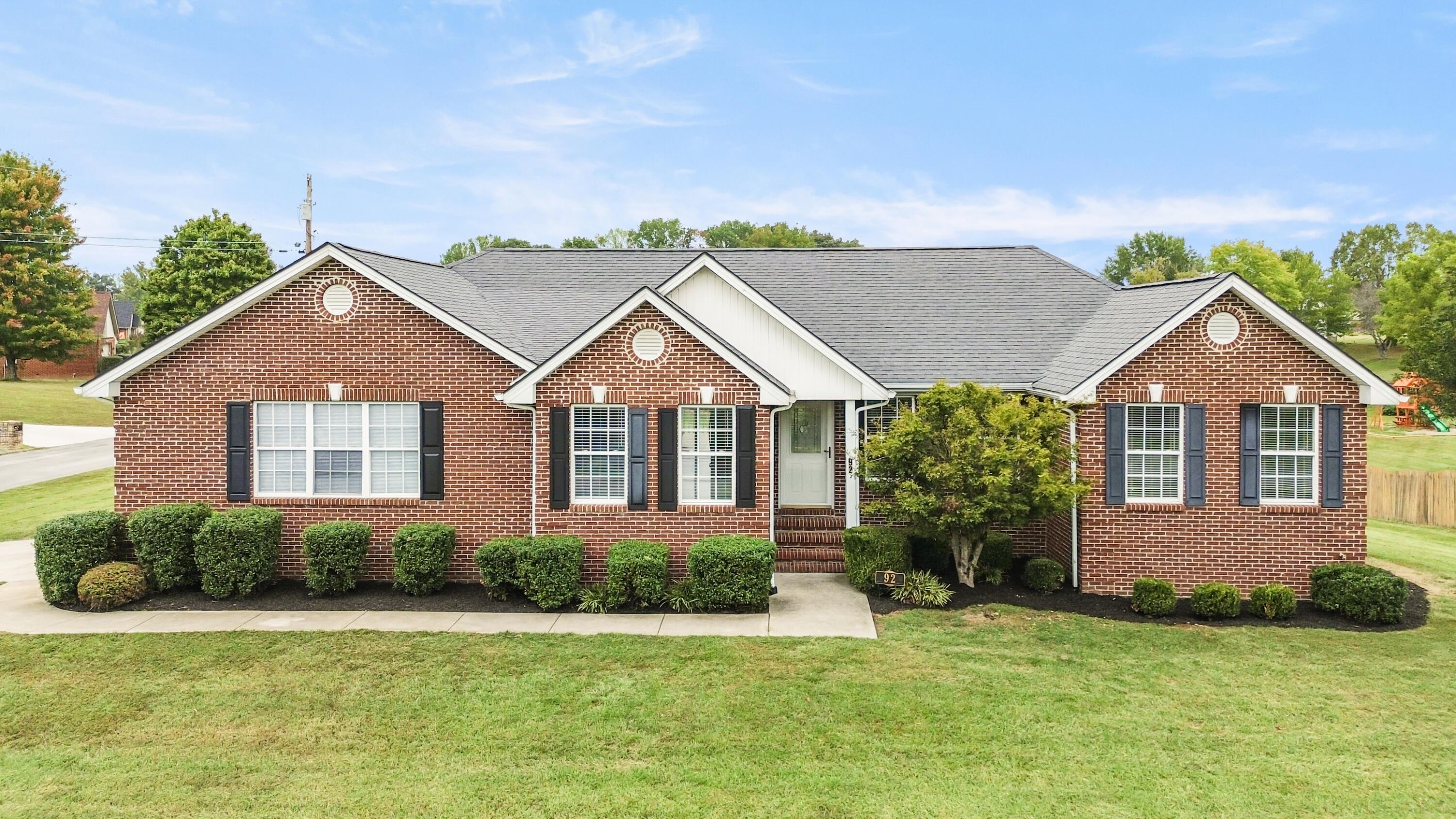 92 Water Cliff Drive Property Photo 1