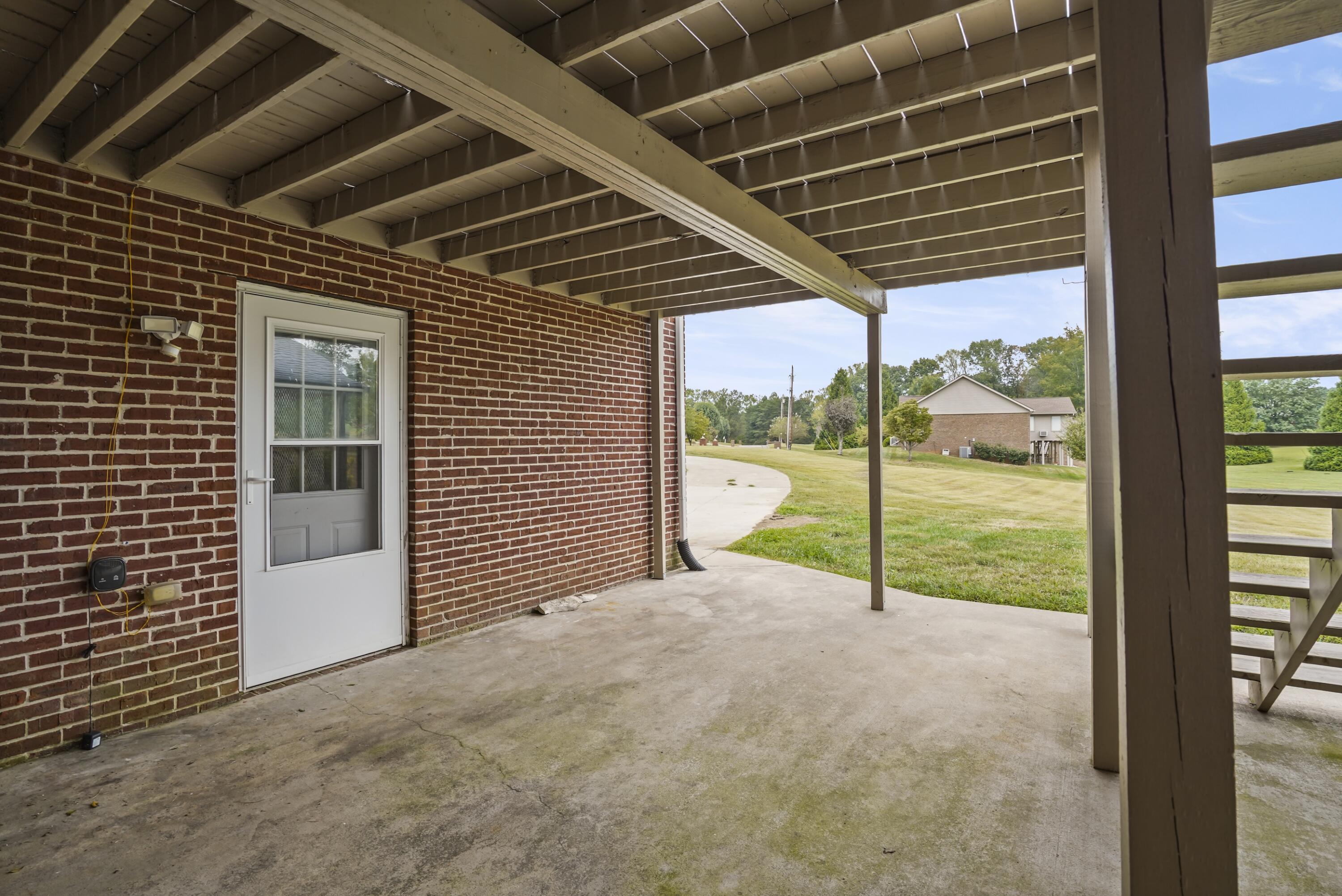 92 Water Cliff Drive Property Photo 43