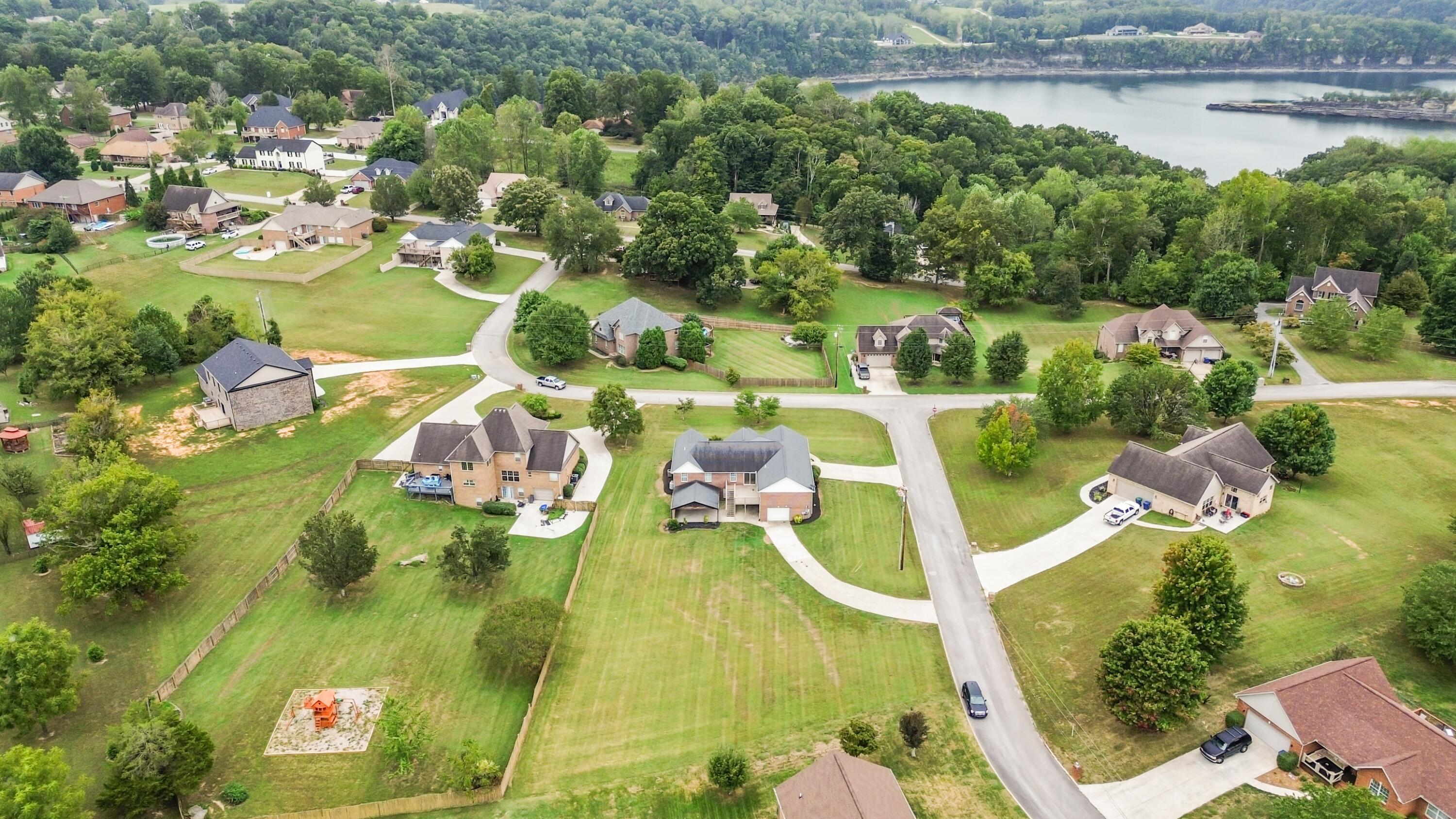 92 Water Cliff Drive Property Photo 49