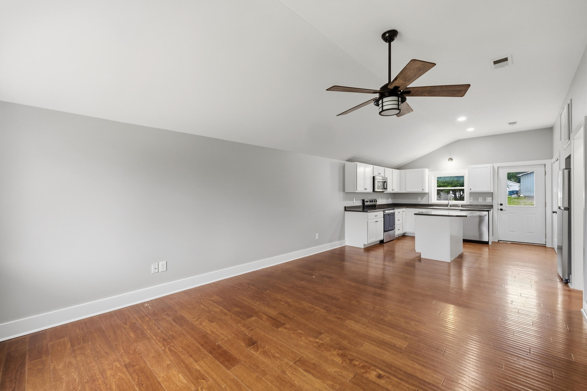 1206 Sycamore Street Property Photo 5