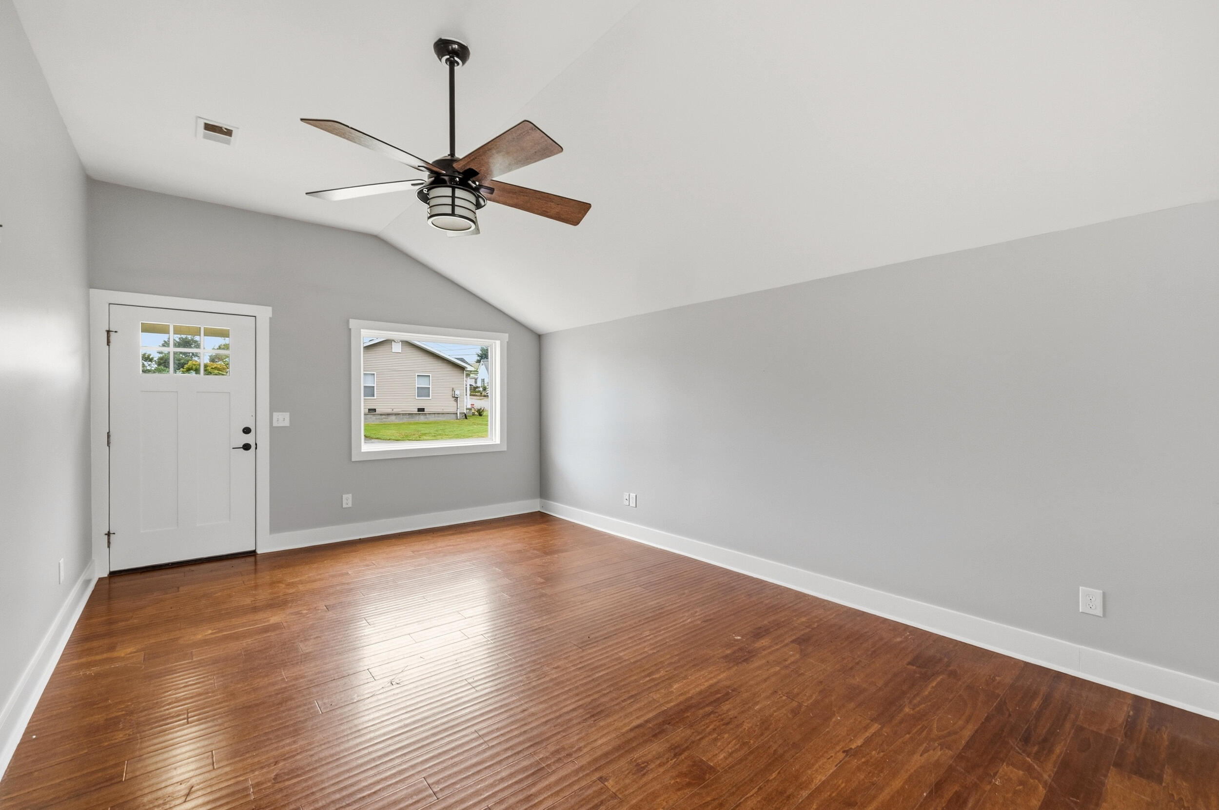 1206 Sycamore Street Property Photo 6