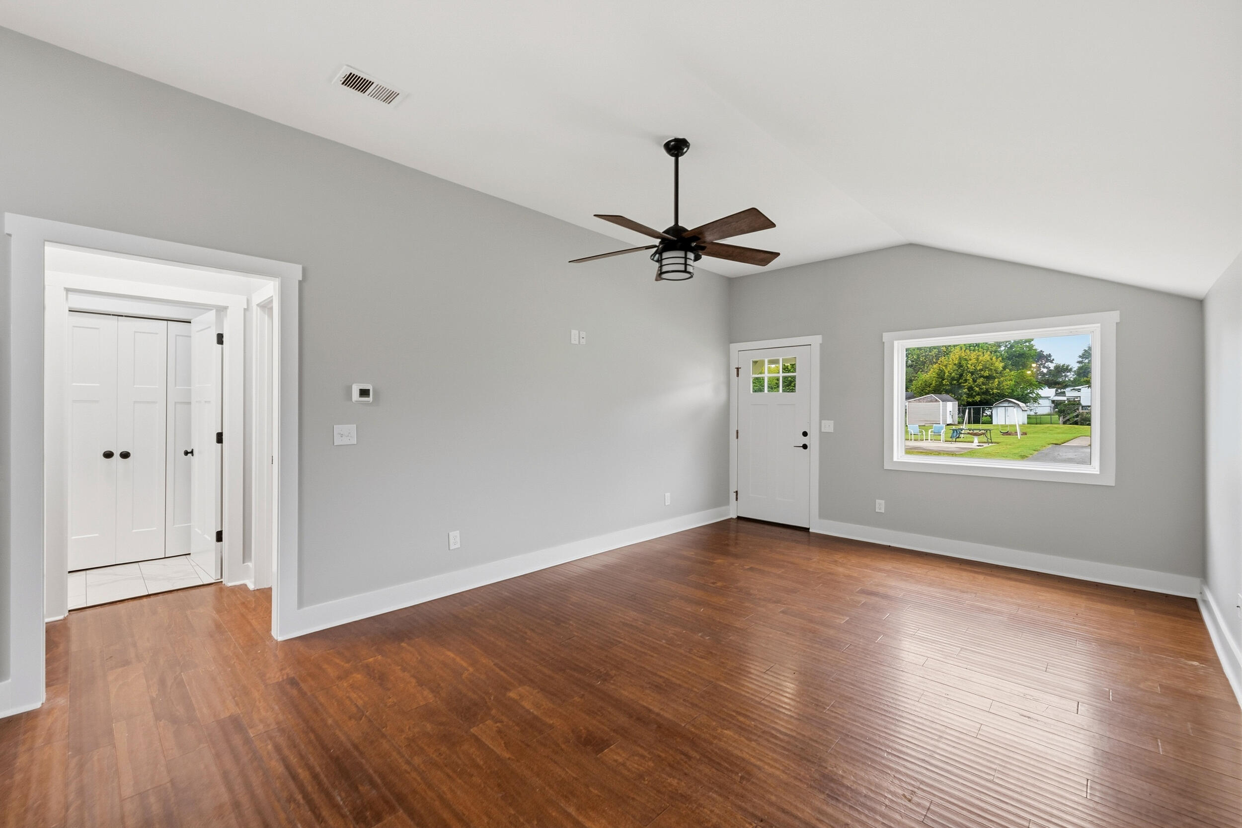 1206 Sycamore Street Property Photo 7