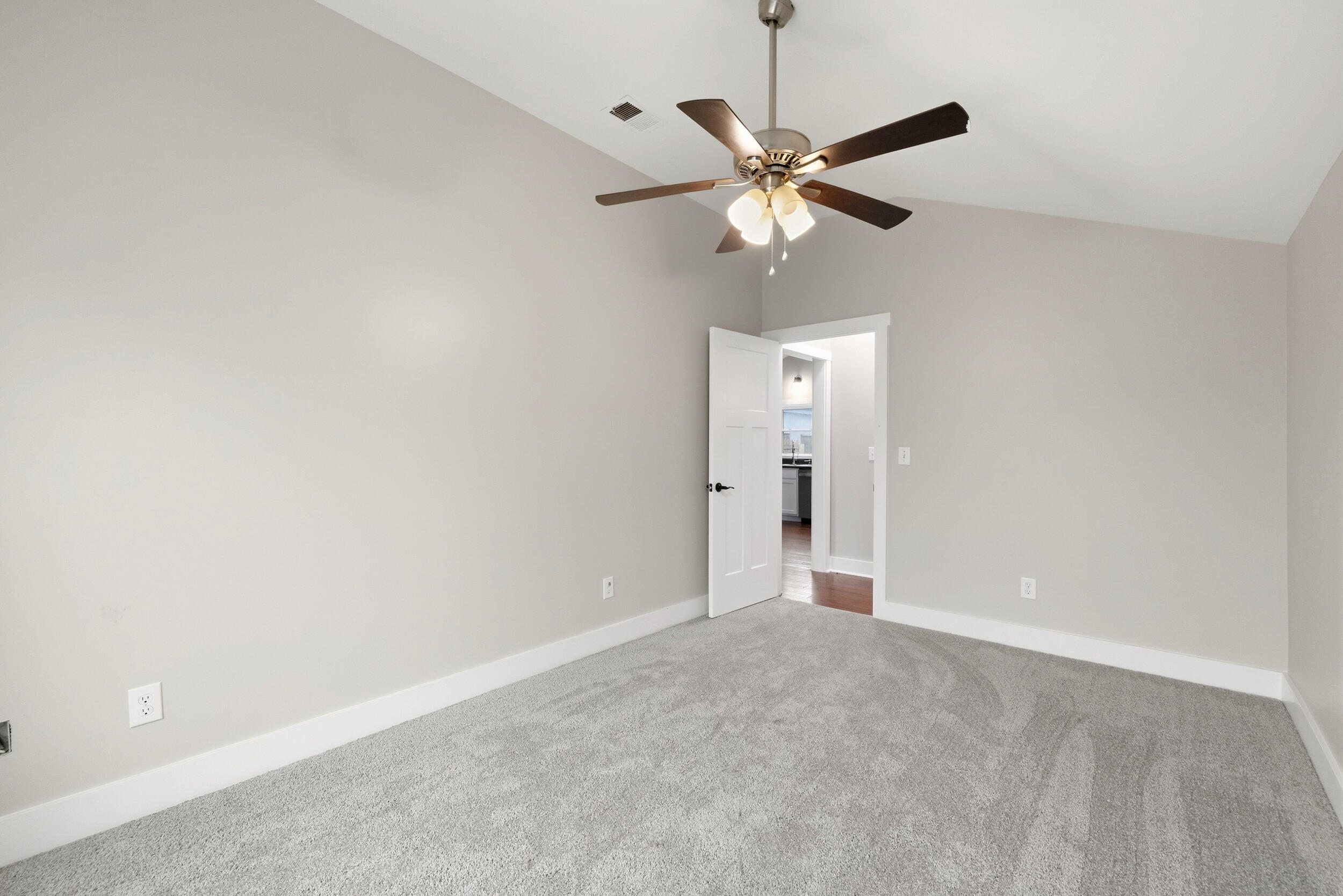 1206 Sycamore Street Property Photo 15