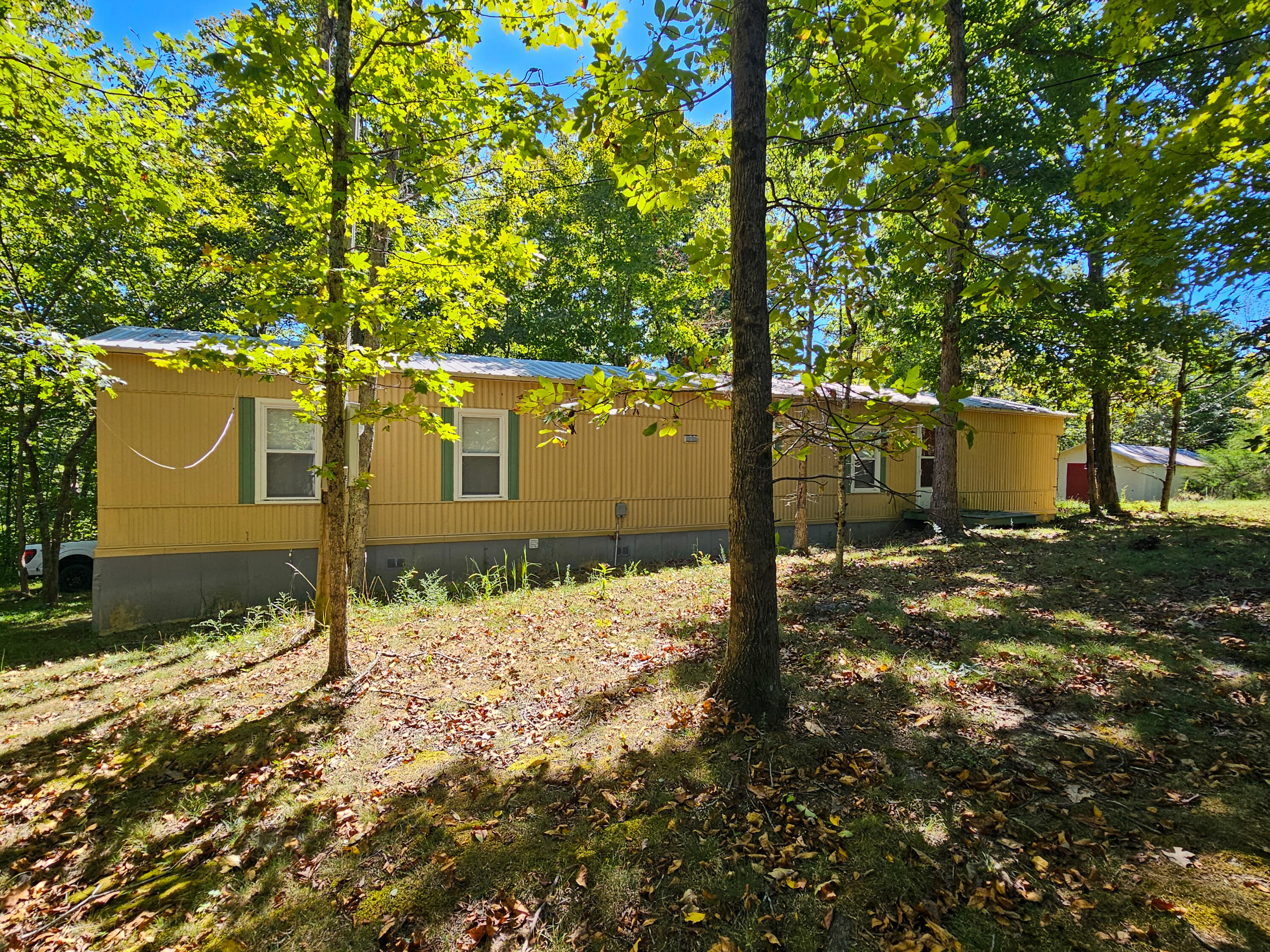 1960 Chestnut Grove Road Property Photo 1