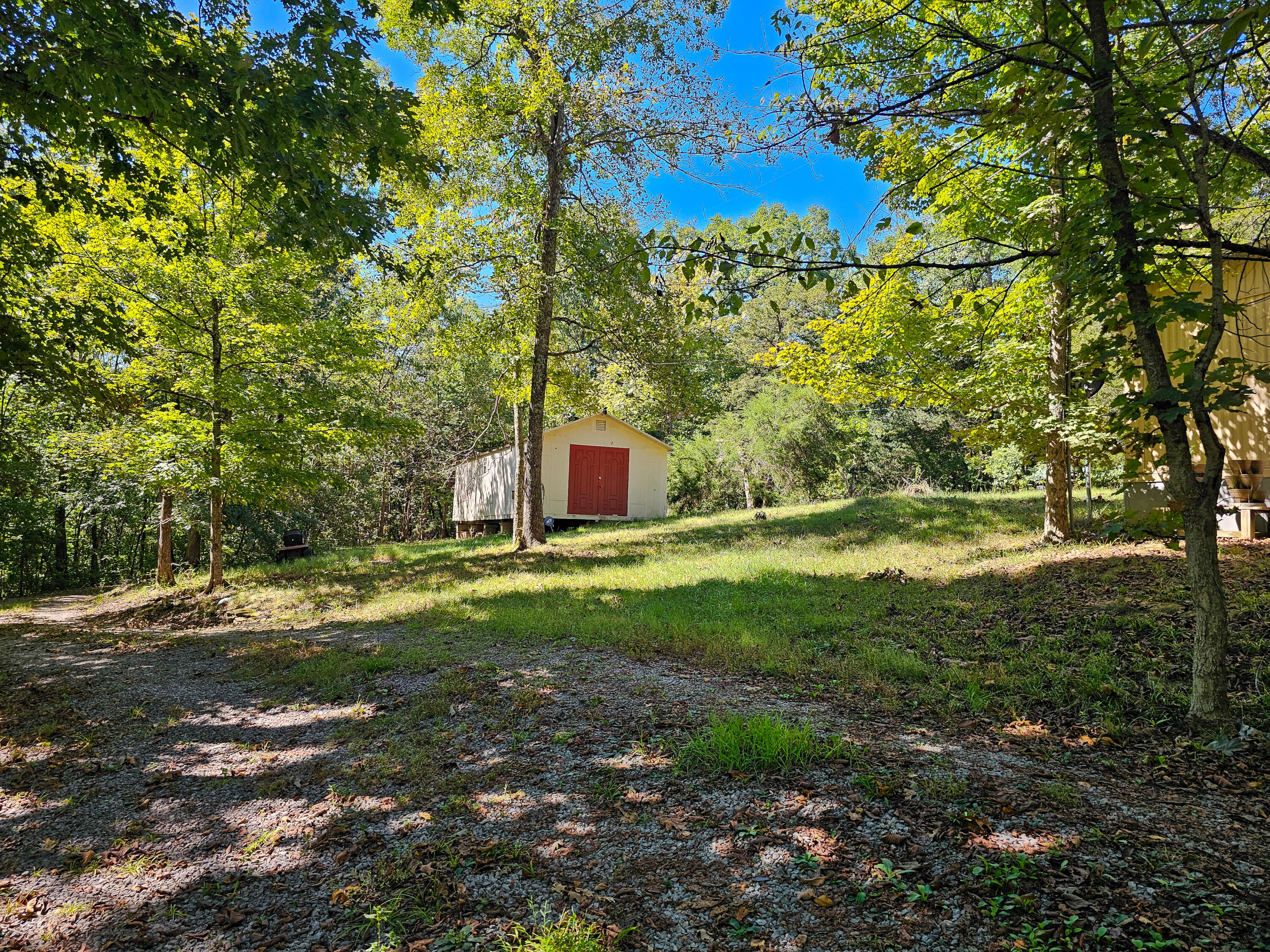 1960 Chestnut Grove Road Property Photo 16